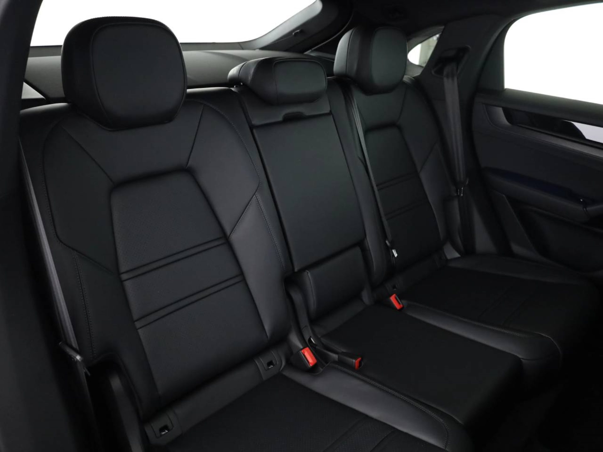 PORSCHE Cayenne E-Hybrid Coupé Black Edition-image-22