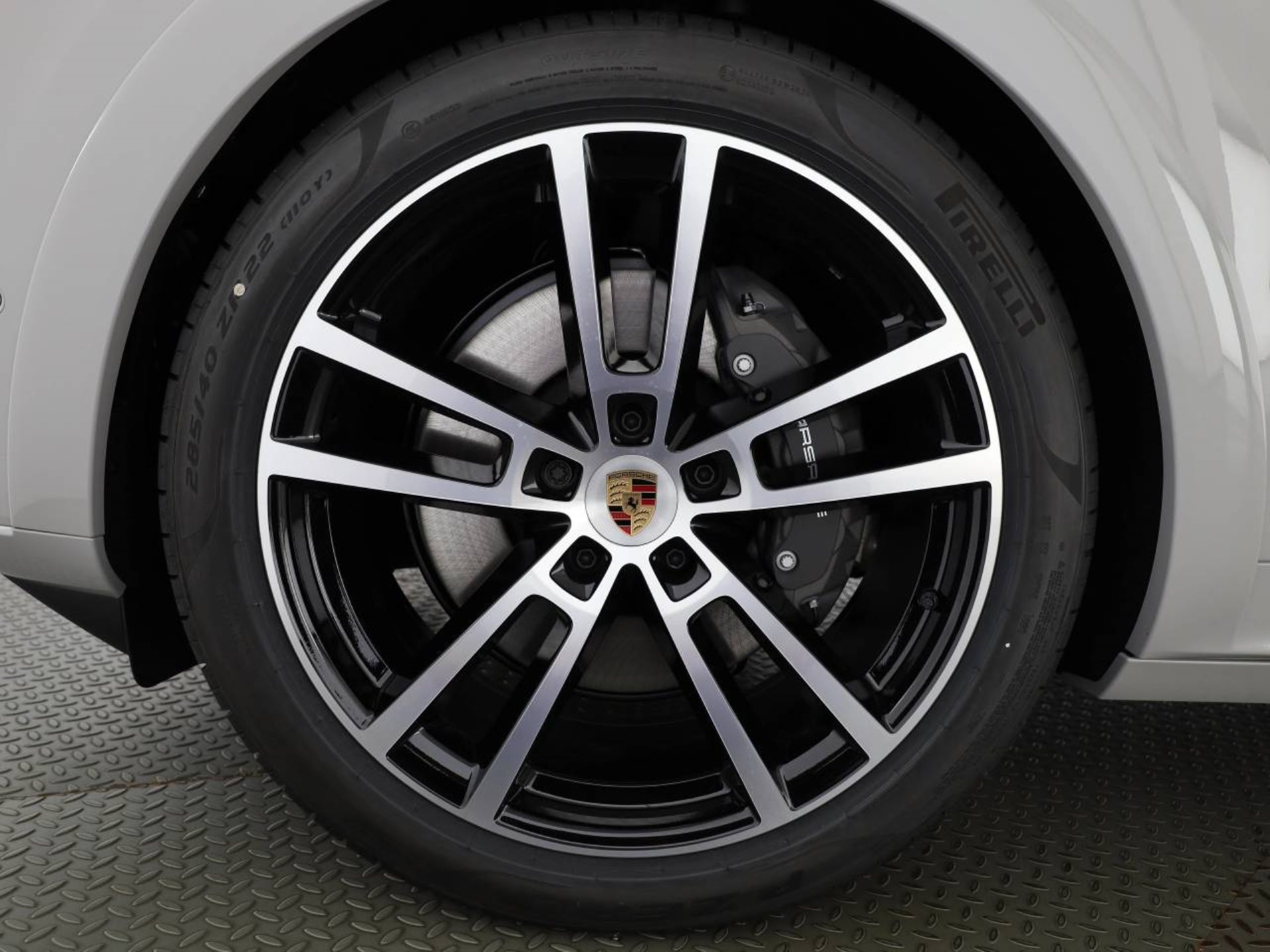 PORSCHE Cayenne E-Hybrid Coupé Black Edition-image-28