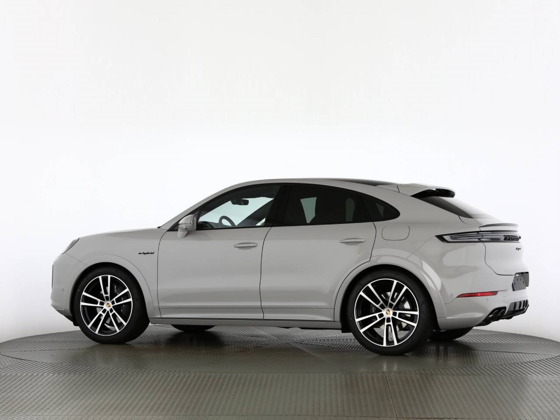 PORSCHE Cayenne E-Hybrid Coupé Black Edition-image-7