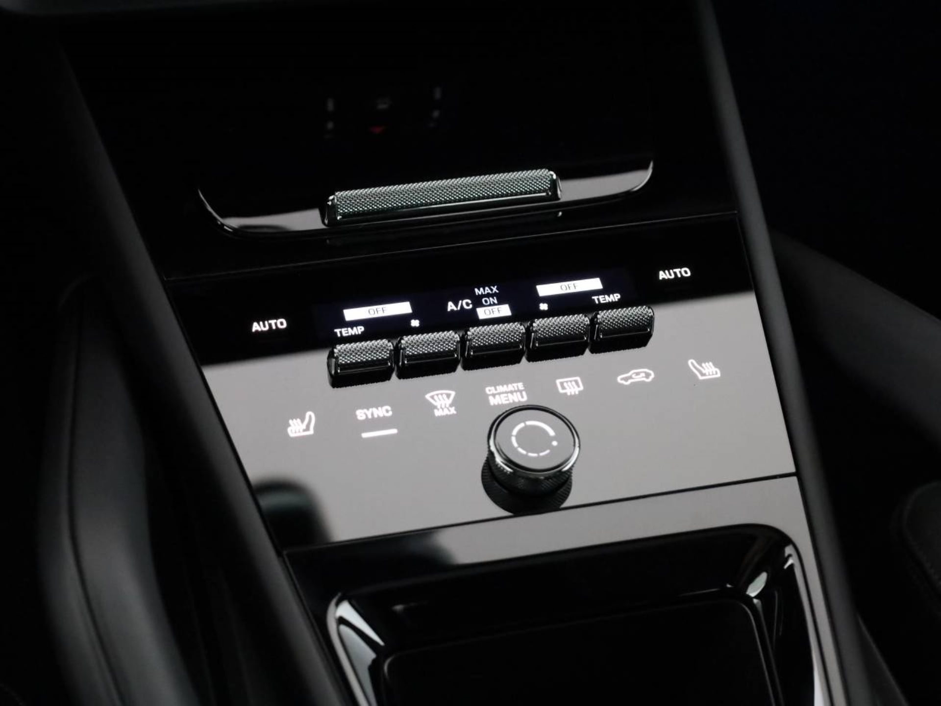 PORSCHE Cayenne E-Hybrid Coupé Black Edition-image-27