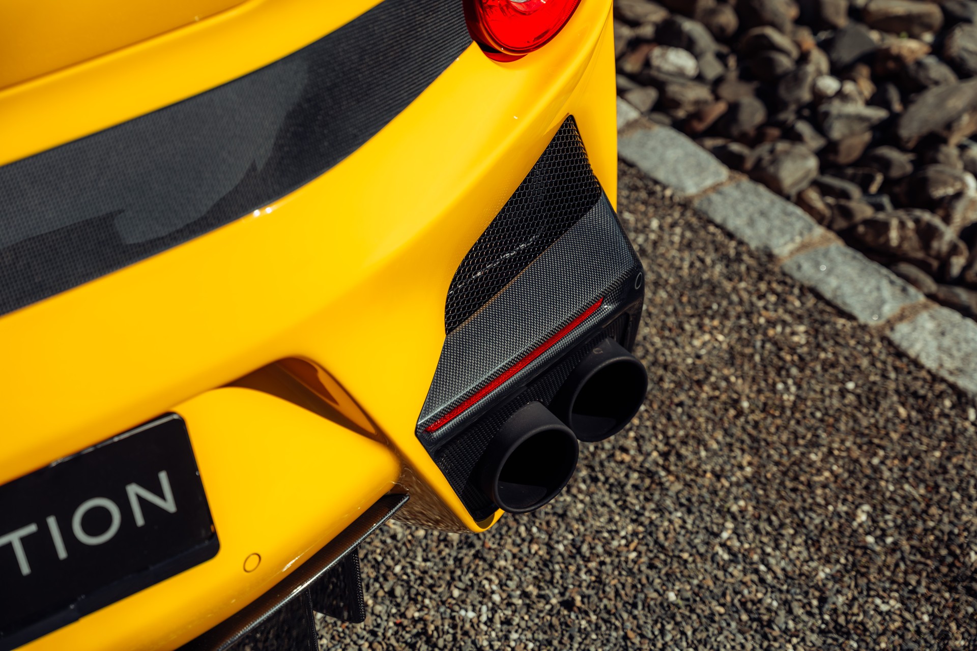 FERRARI F12 tdf-image-8