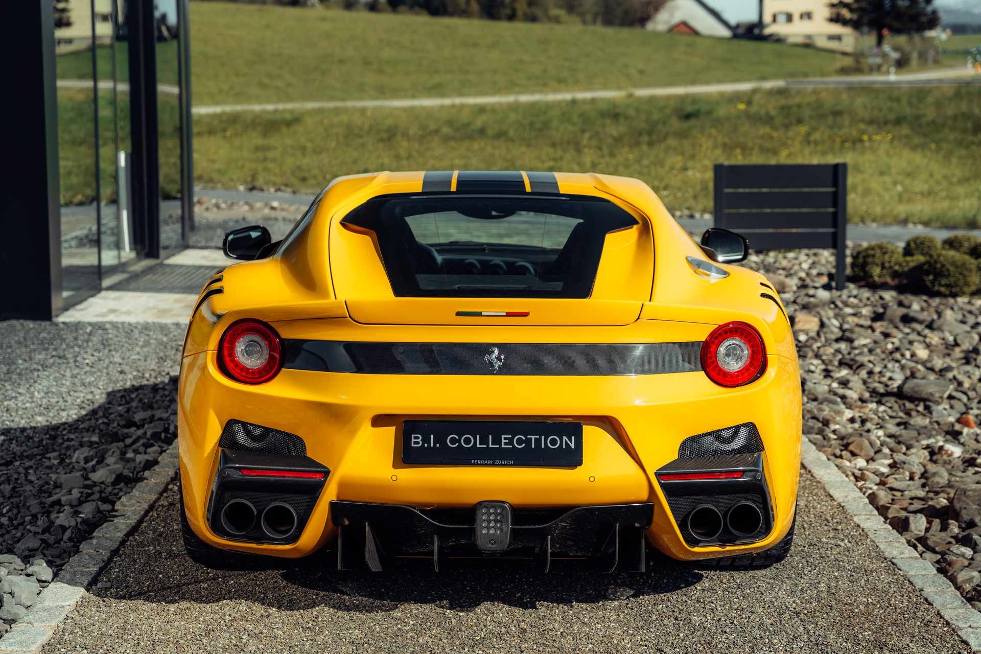 FERRARI F12 tdf-image-9