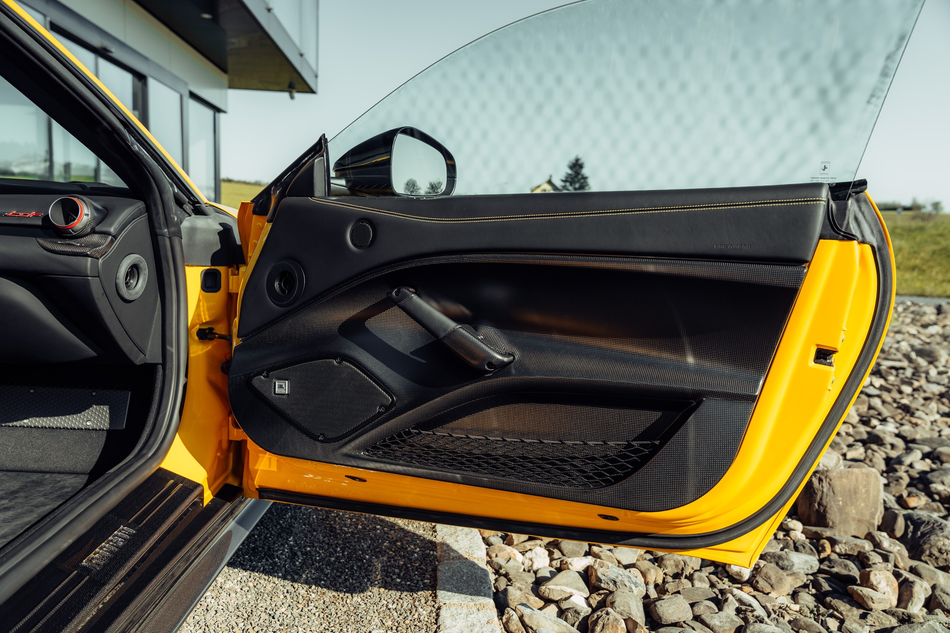 FERRARI F12 tdf-image-13