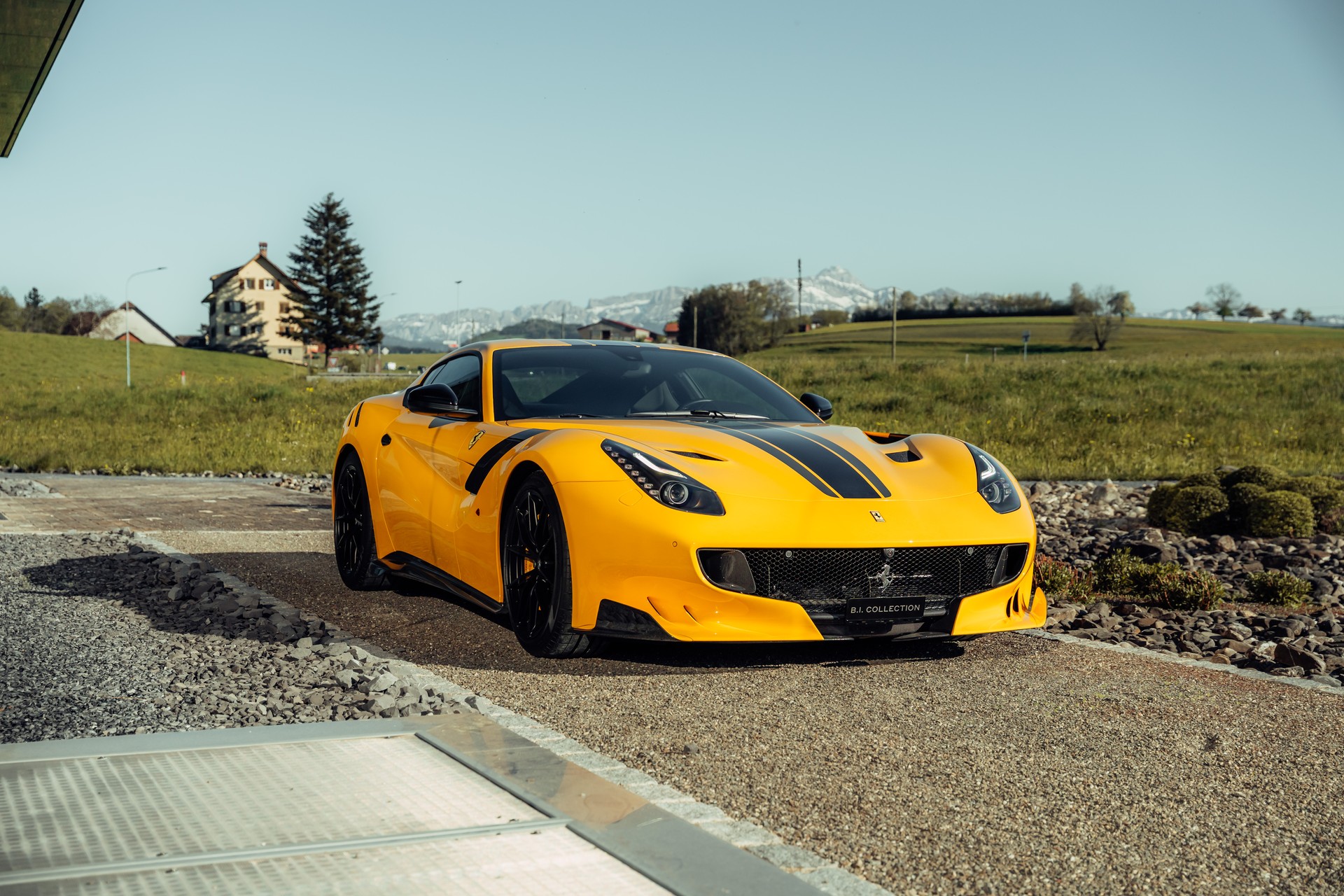 FERRARI F12 tdf