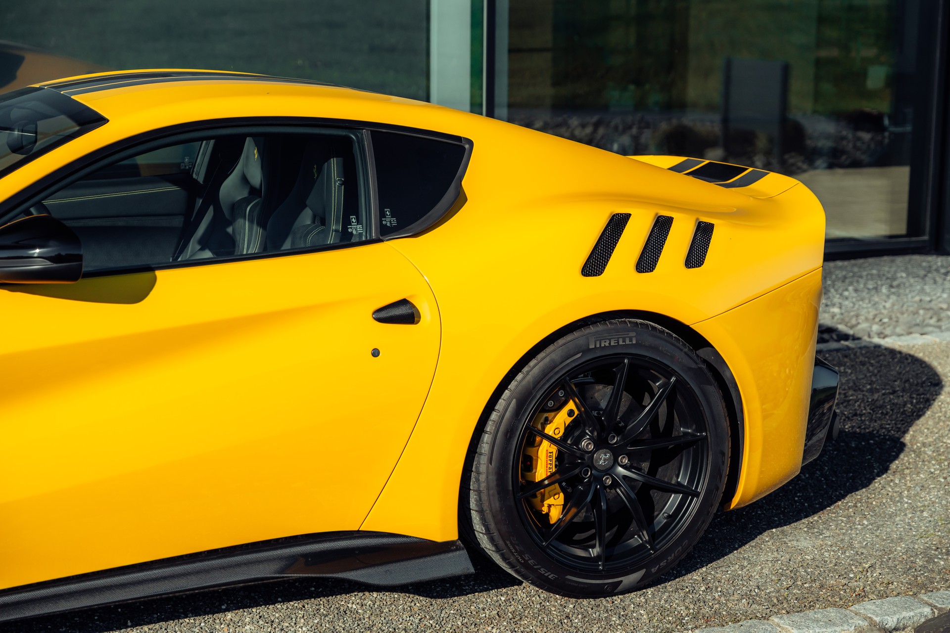 FERRARI F12 tdf-image-11