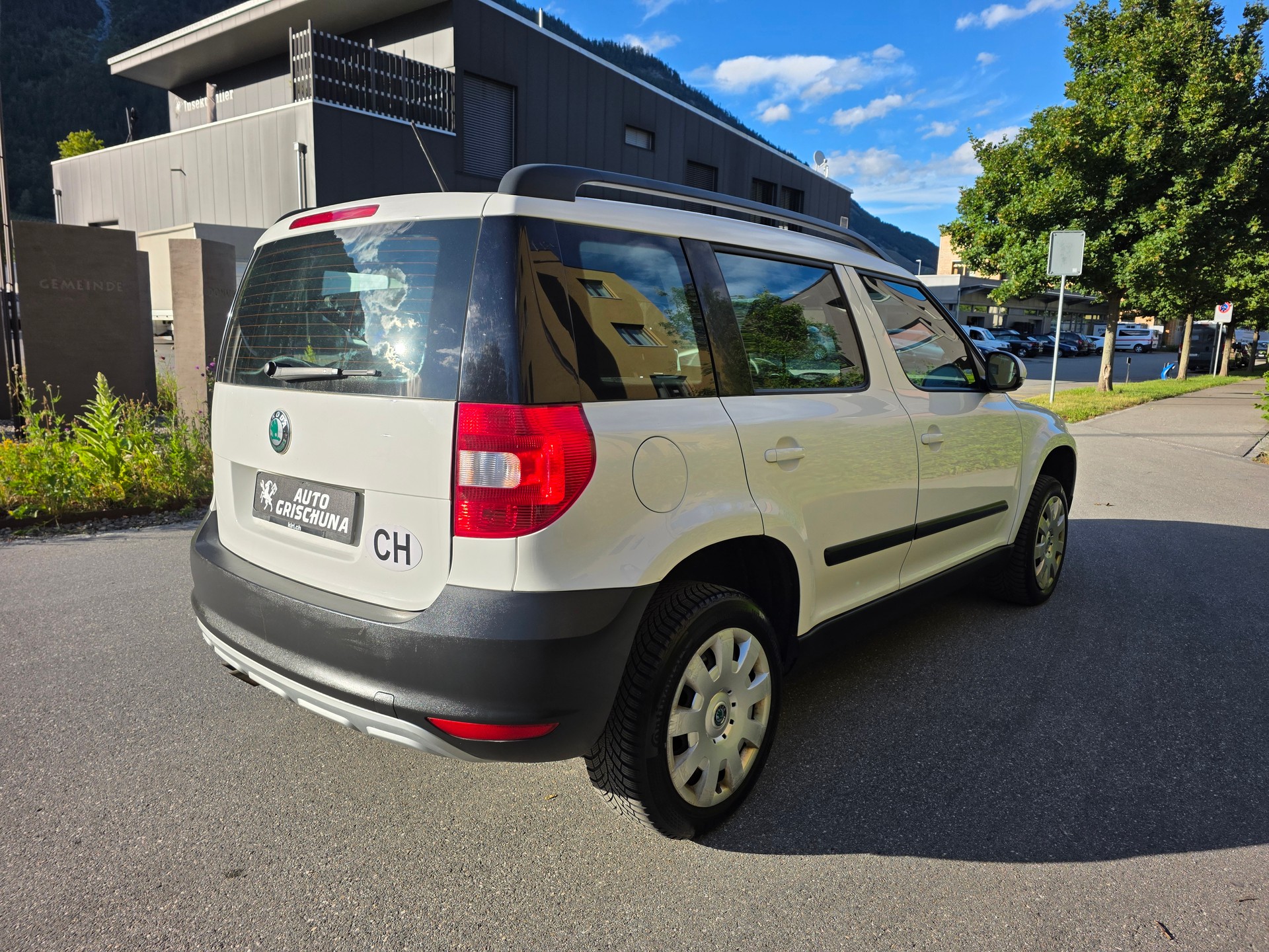 SKODA Yeti 2.0 TDI AllDrive 4x4-image-4