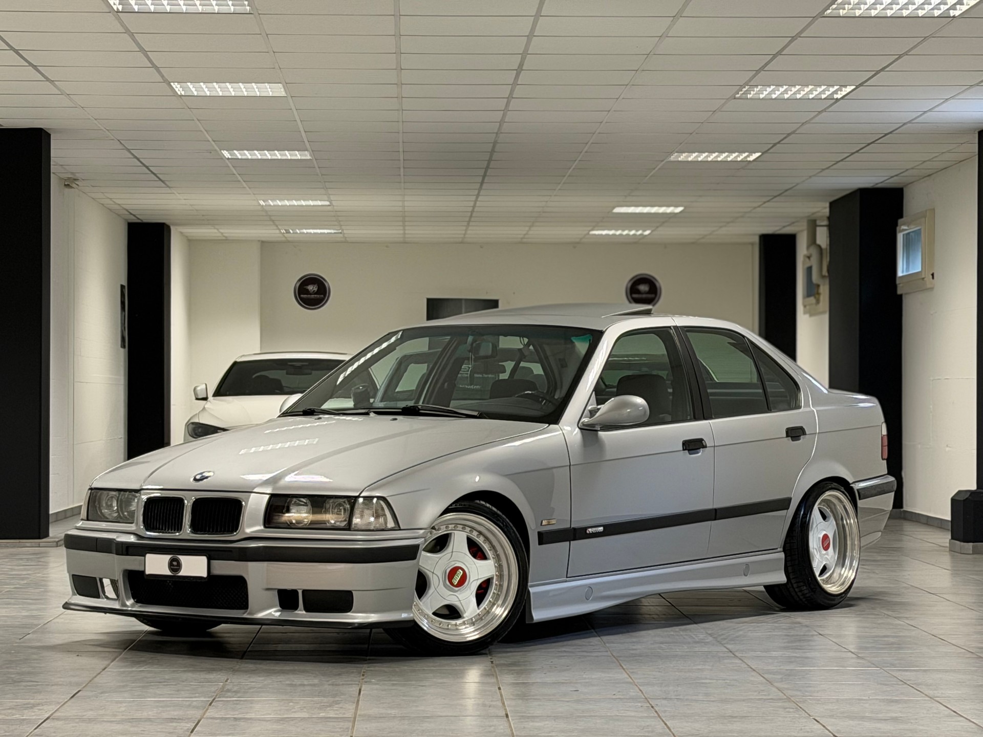 BMW 325i