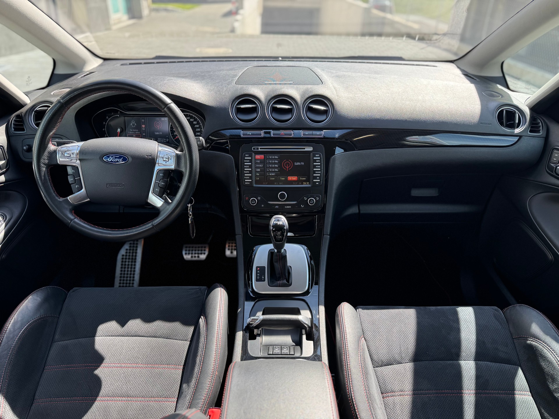FORD S-Max 2.0 SCTi TitaniumS PowerShift-image-8