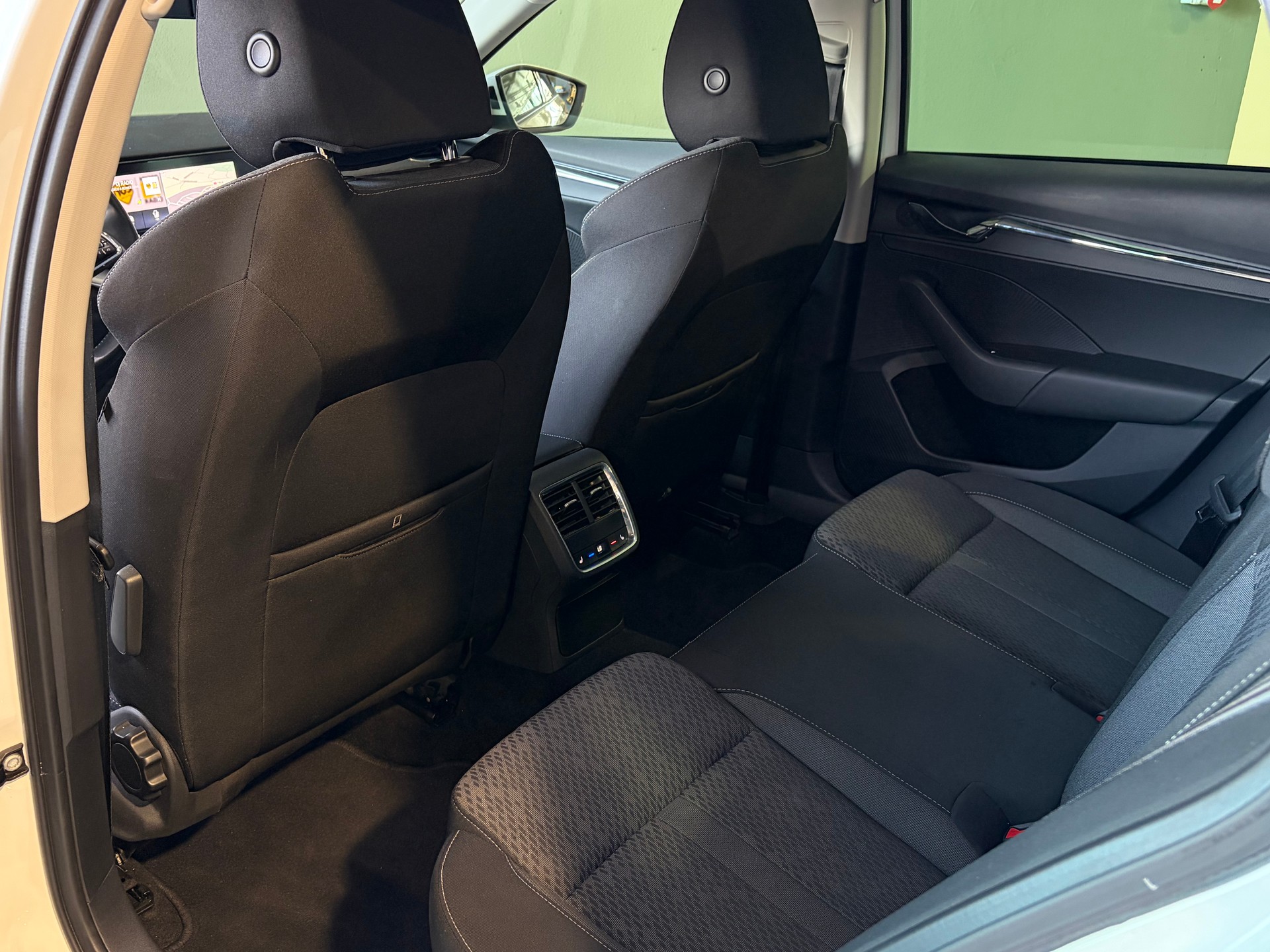 SKODA Octavia Combi 2.0 TDI DSG Style 4x4 *CH-Fahrzeug*-image-12