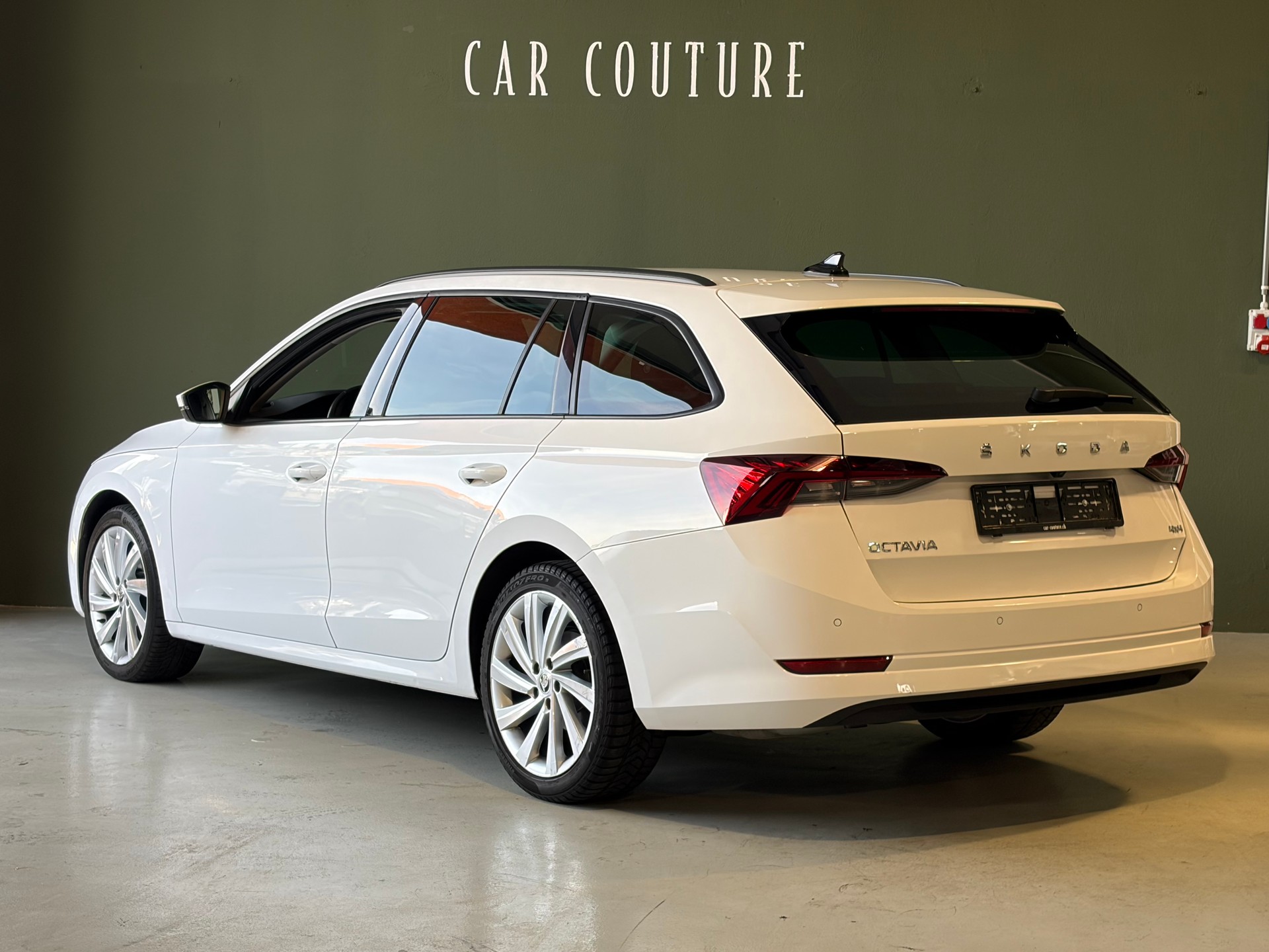 SKODA Octavia Combi 2.0 TDI DSG Style 4x4 *CH-Fahrzeug*-showroom-element-3