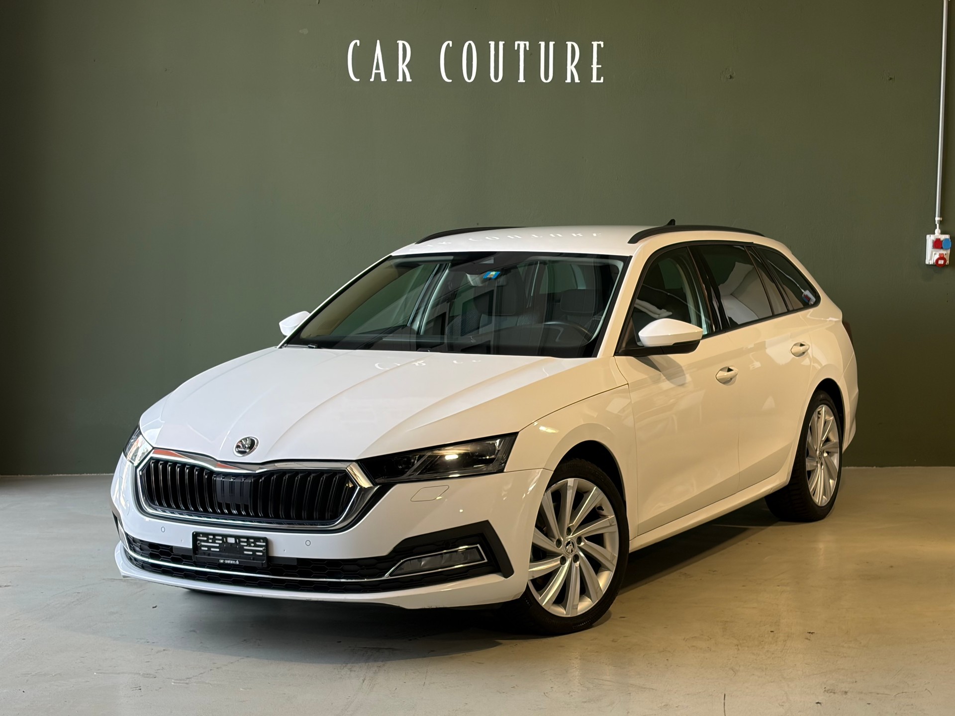 SKODA Octavia Combi 2.0 TDI DSG Style 4x4 *CH-Fahrzeug*-showroom-element-1