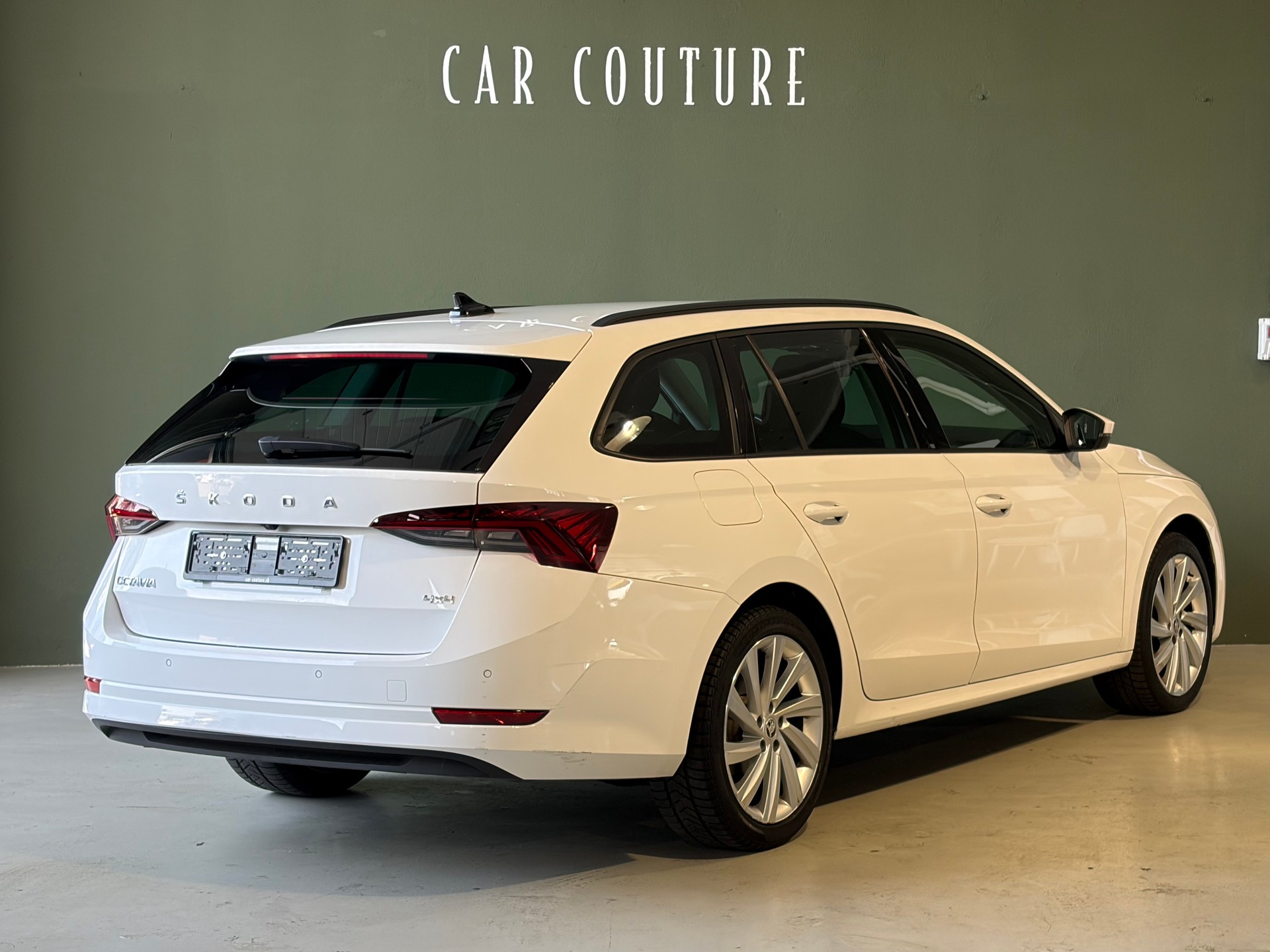 SKODA Octavia Combi 2.0 TDI DSG Style 4x4 *CH-Fahrzeug*-image-5