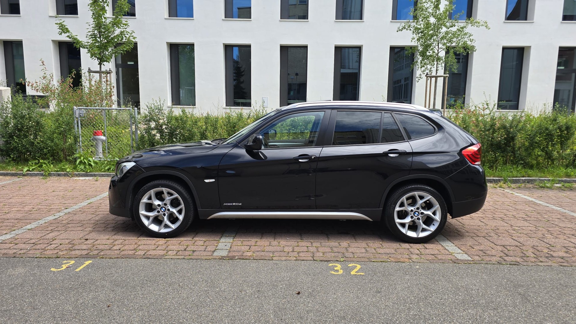 BMW X1 xDrive 20d Steptronic | Voll Ausstattung | ab MFK und Service | Harman Kardon Soundsys | Rückfahrt Kamera | Panorama Dach-image-4