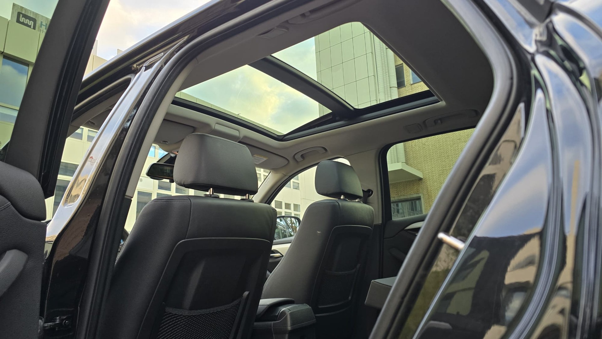 BMW X1 xDrive 20d Steptronic | Voll Ausstattung | ab MFK und Service | Harman Kardon Soundsys | Rückfahrt Kamera | Panorama Dach-image-14