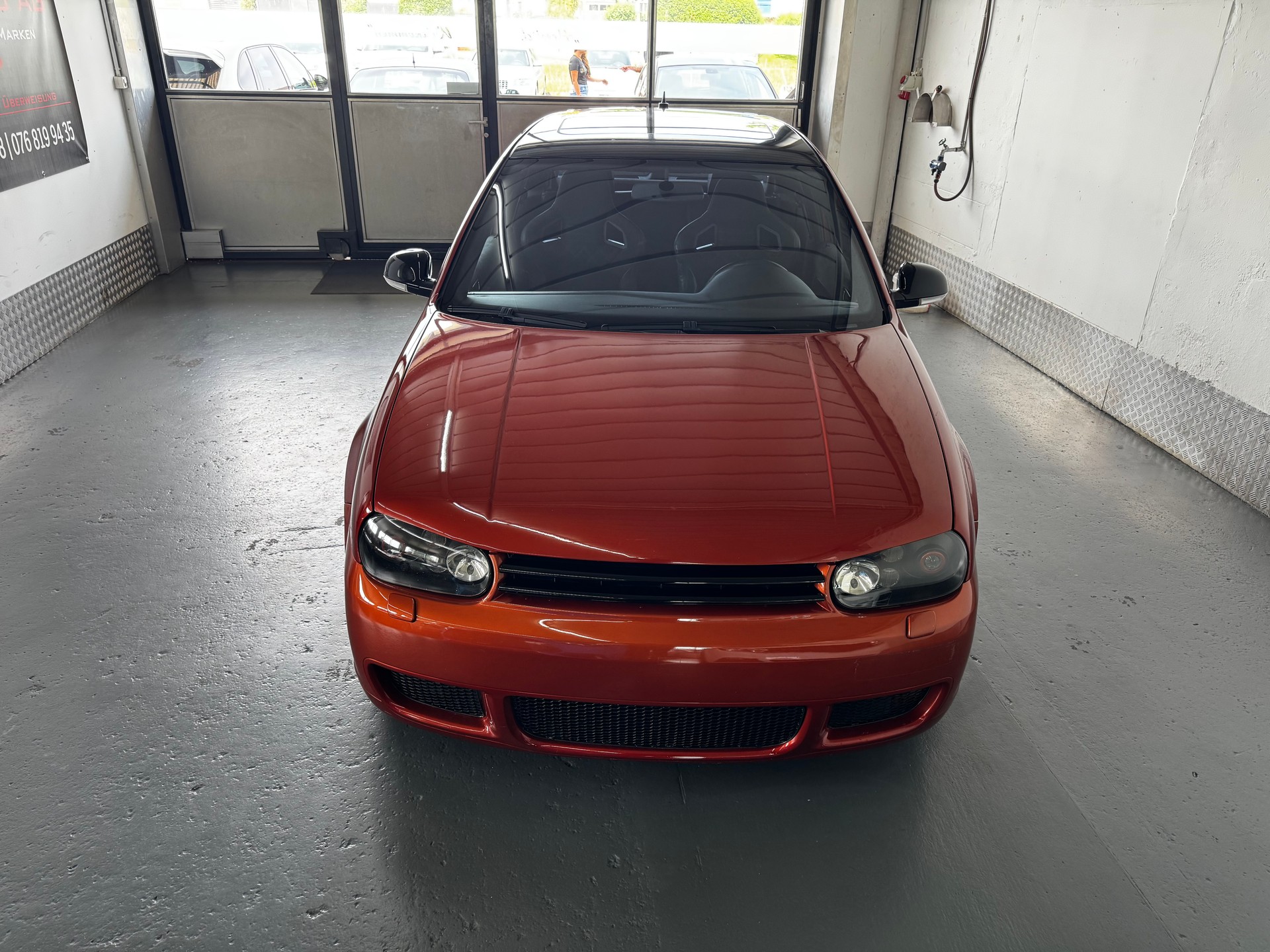 VW Golf R32 4Motion-showroom-element-2