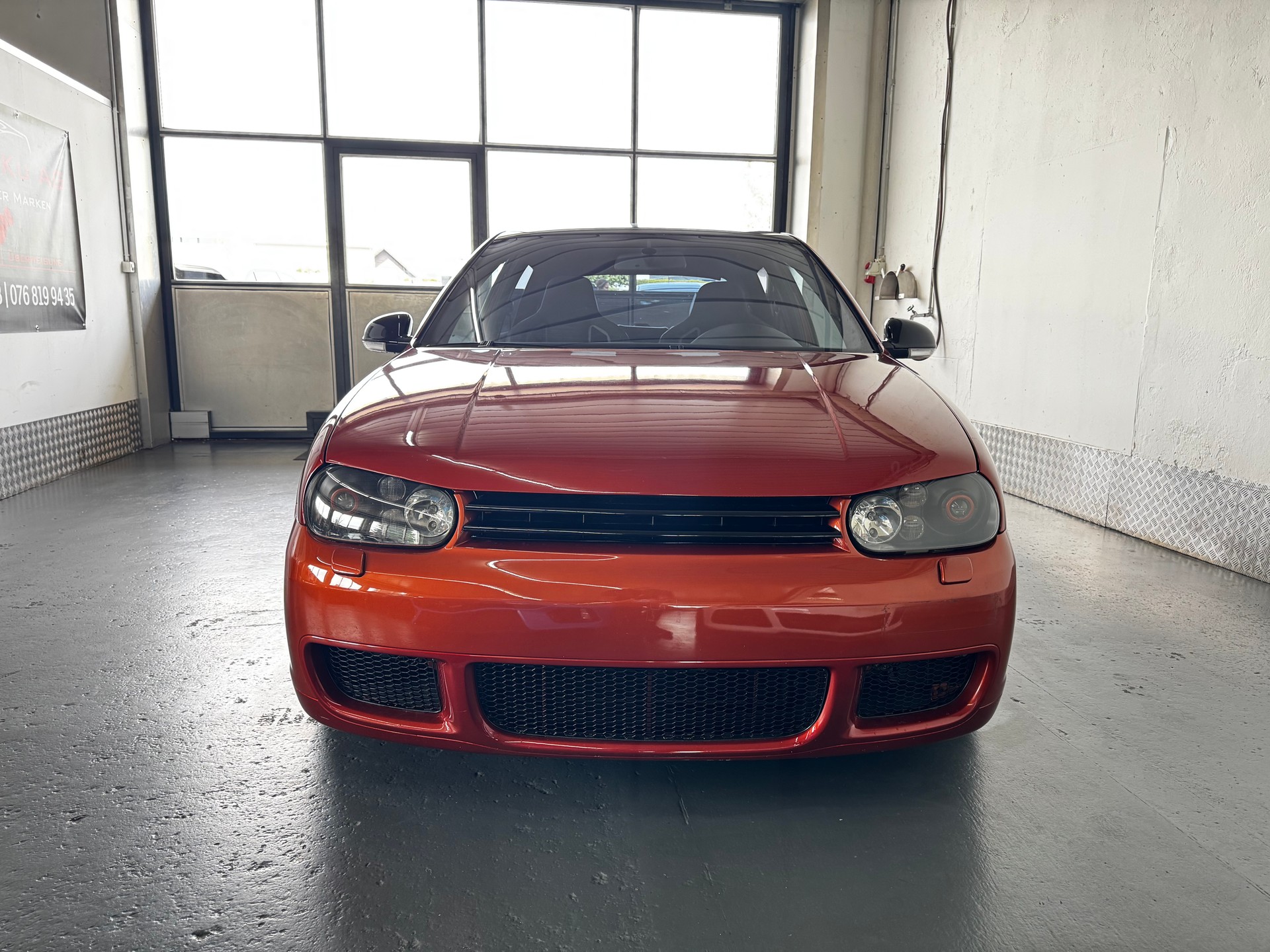 VW Golf R32 4Motion-showroom-element-3