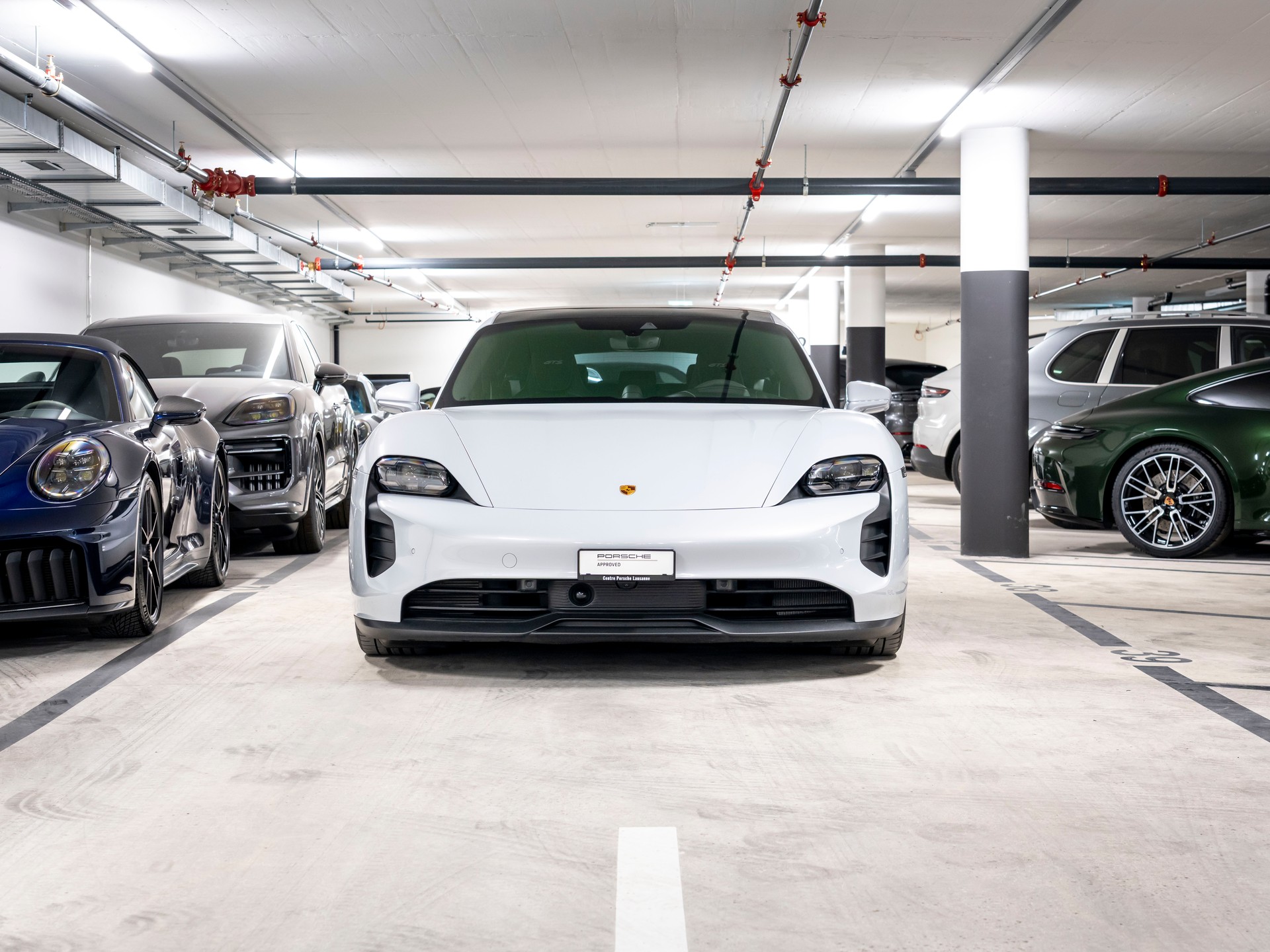 PORSCHE Taycan GTS Sport Turismo Performance Plus 93,4kWh-showroom-element-3