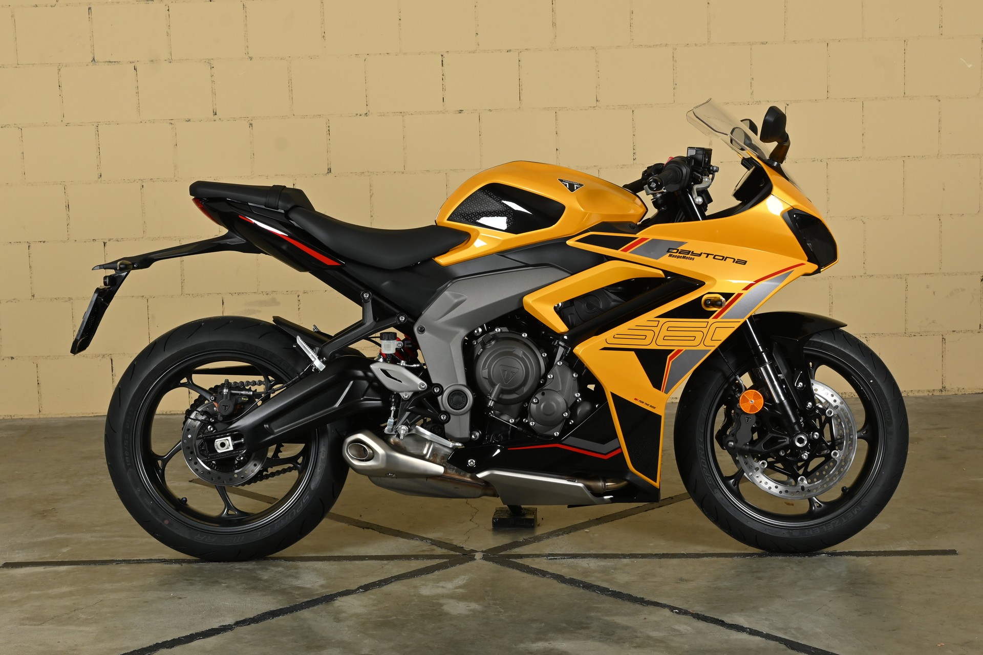 TRIUMPH Daytona 660-image-0