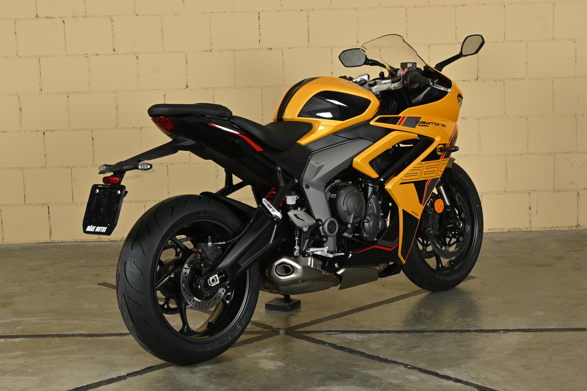 TRIUMPH Daytona 660-image-6