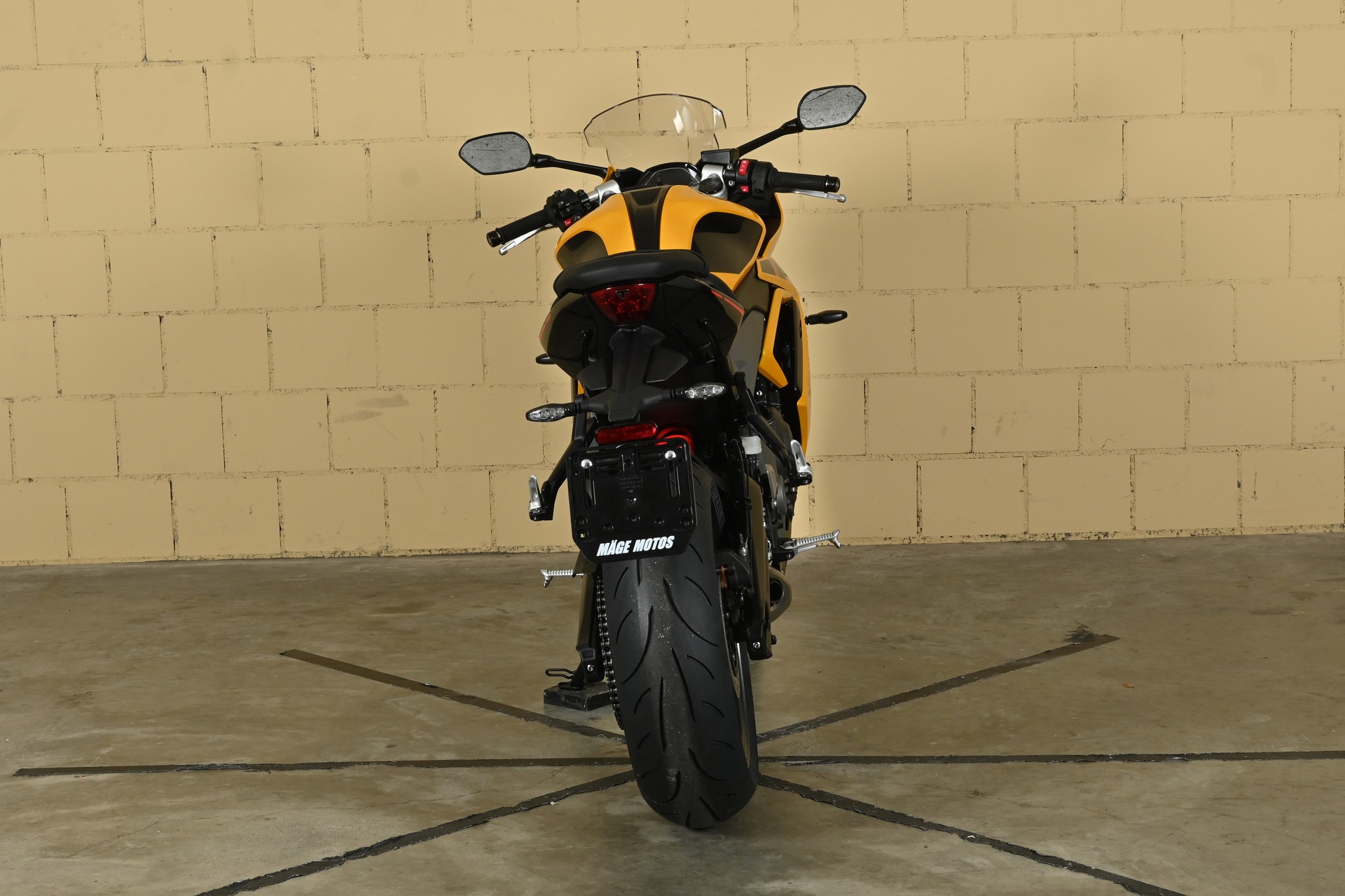 TRIUMPH Daytona 660-image-5