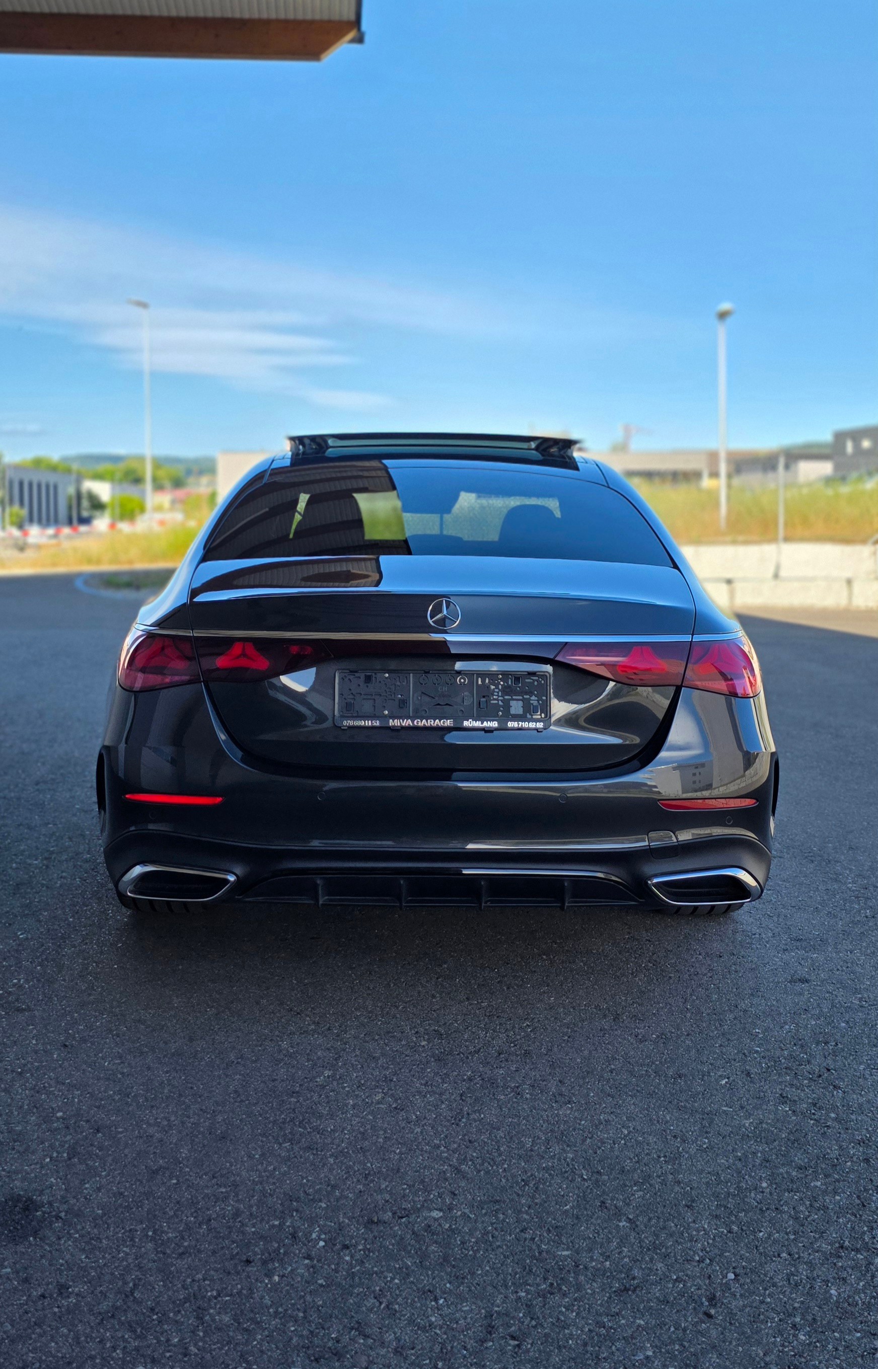 MERCEDES-BENZ E 220 d 4Matic 9G-Tronic * PANORAMA - DACH * ANHÄNGERKUPPLUNG * ACC *-showroom-element-3