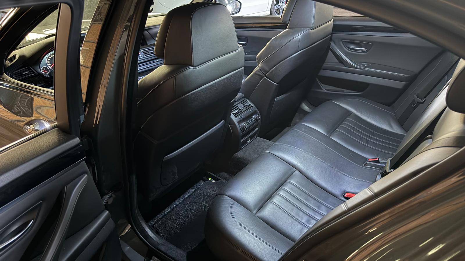 BMW M5 F10 V8 4.4-image-9