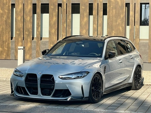 BMW M3 Touring xDrive Competition M-showroom-element-2