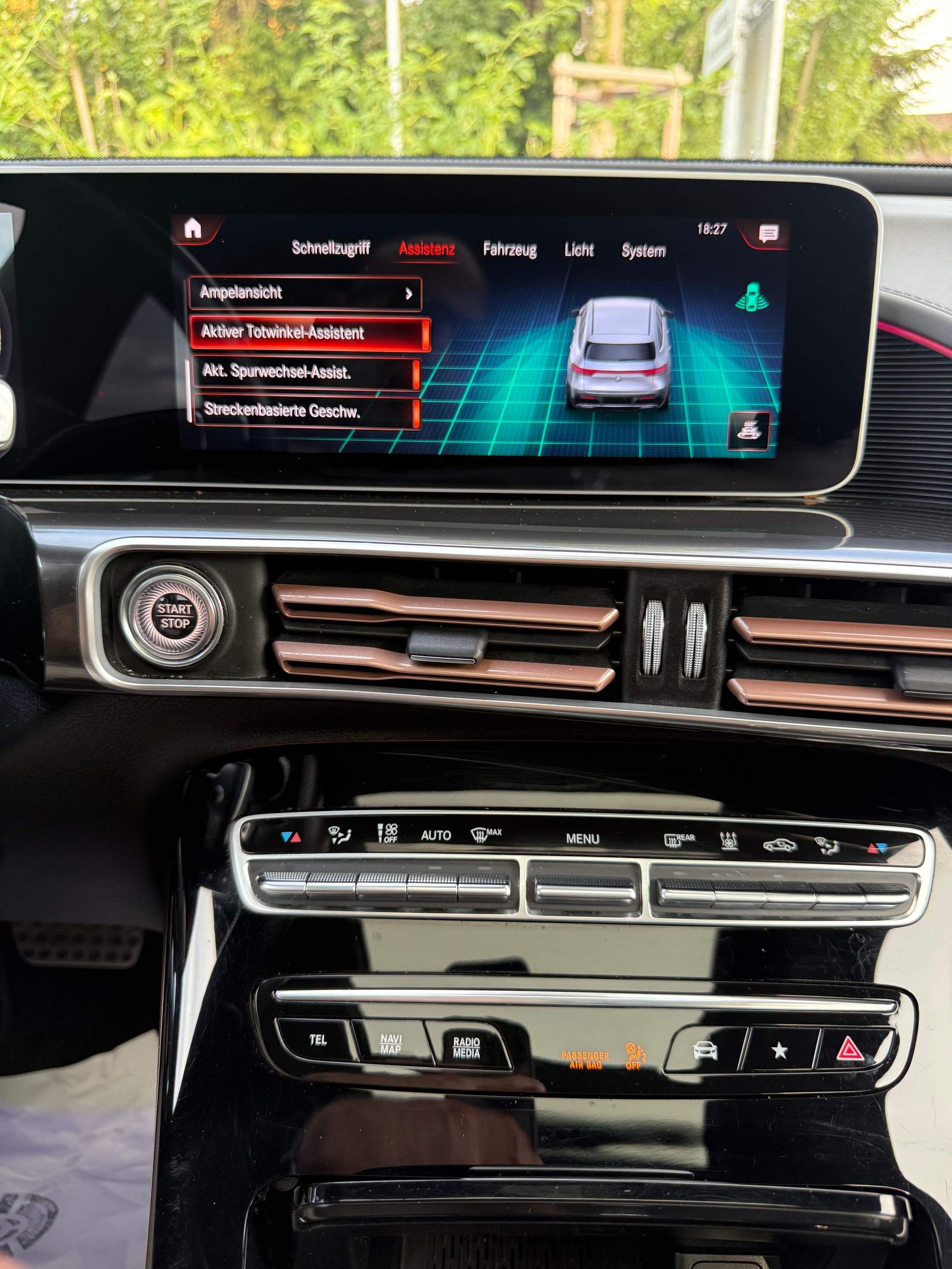 MERCEDES-BENZ EQC 400 AMG Line 4Matic-image-8