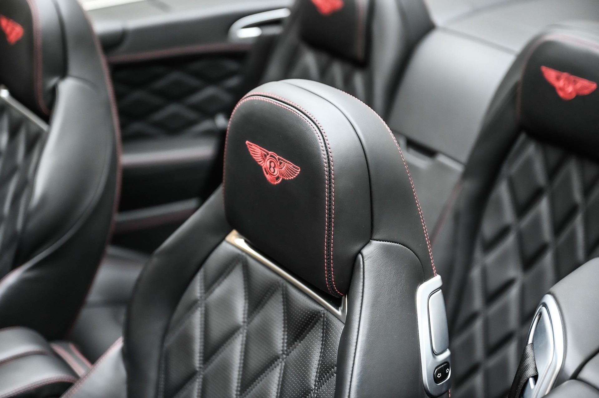 BENTLEY Continental GTC 6.0 V12 Speed-image-19