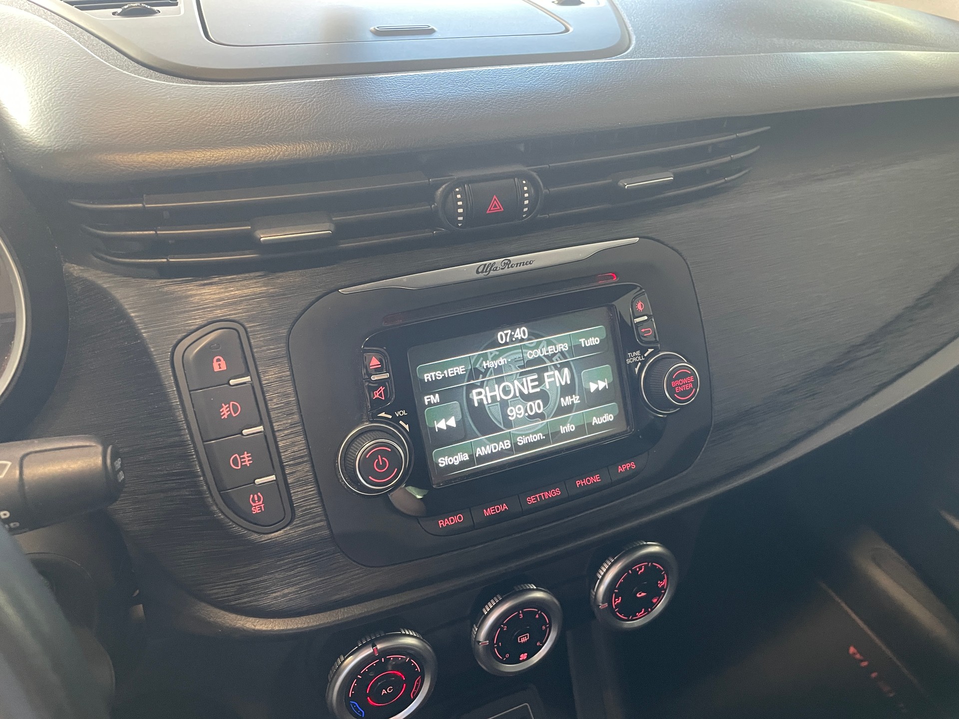 ALFA ROMEO Giulietta 1.4 T MultiAir-image-11