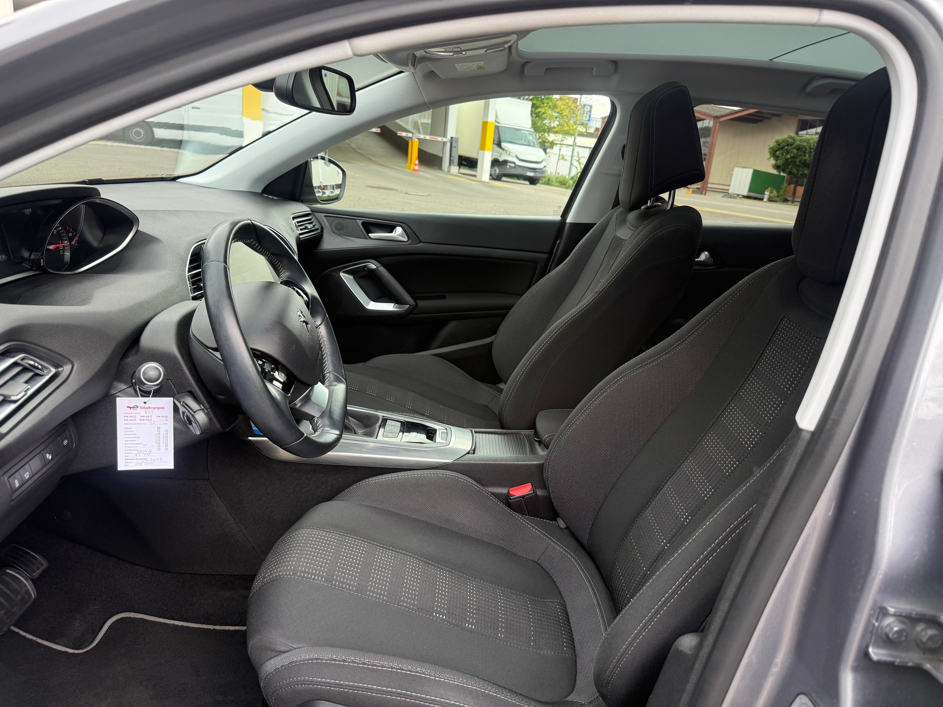 PEUGEOT 308 1.2 THP Active Automatic-image-6