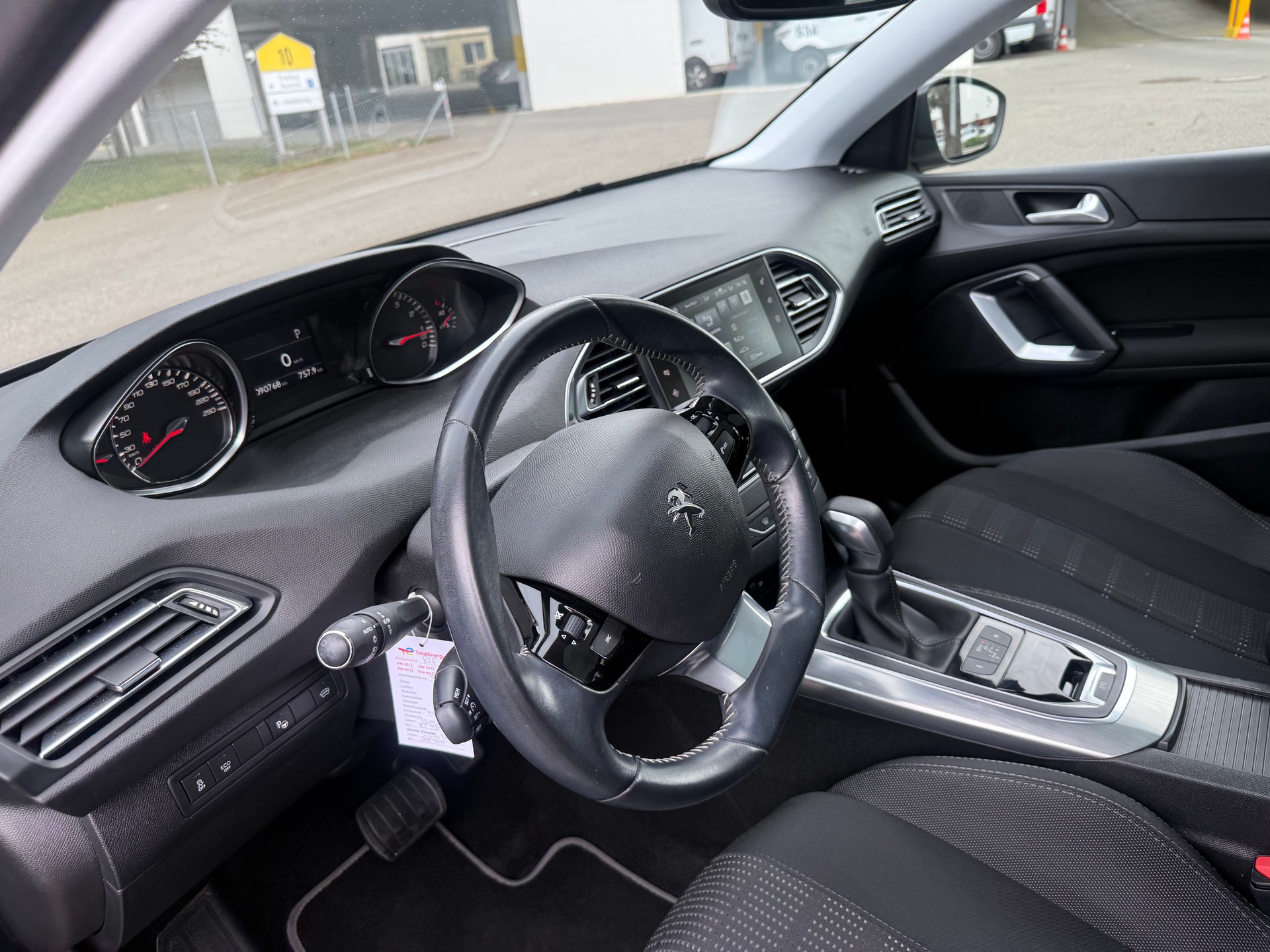 PEUGEOT 308 1.2 THP Active Automatic-image-7