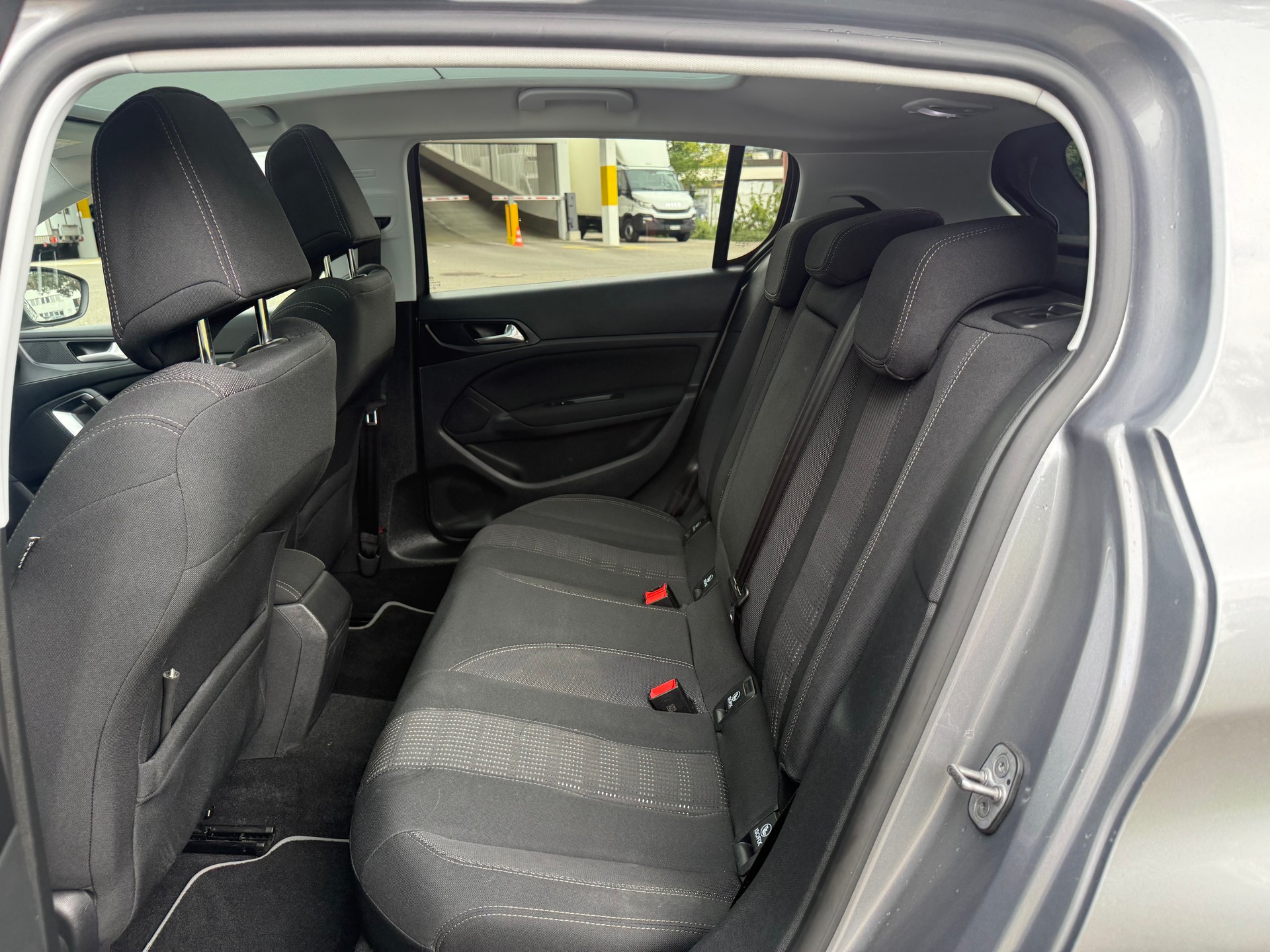 PEUGEOT 308 1.2 THP Active Automatic-image-12