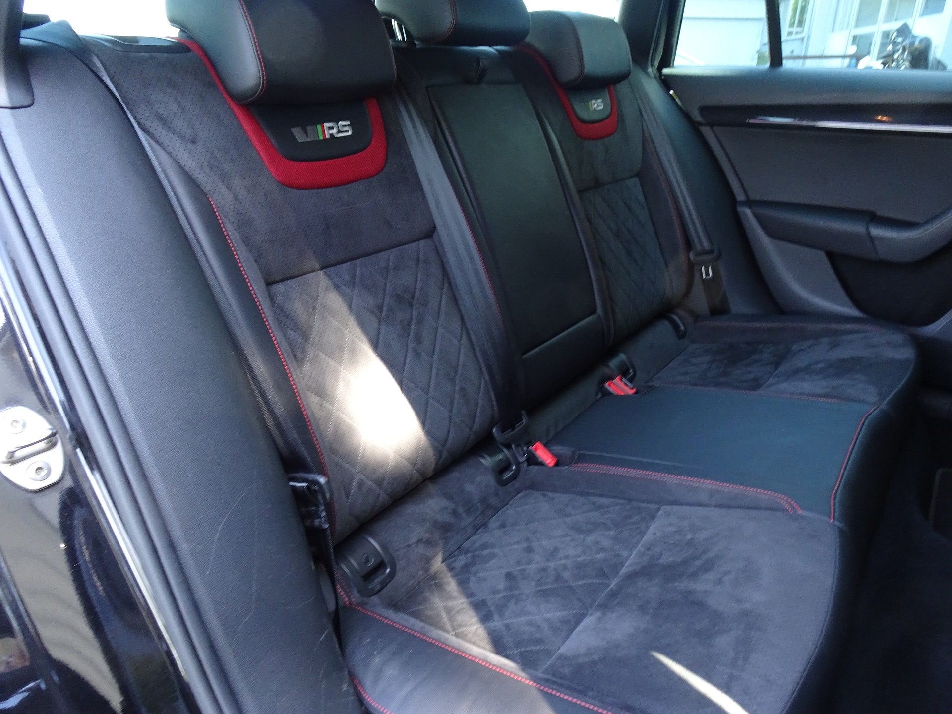 SKODA Octavia Combi 2.0 TSI RS DSG-image-9