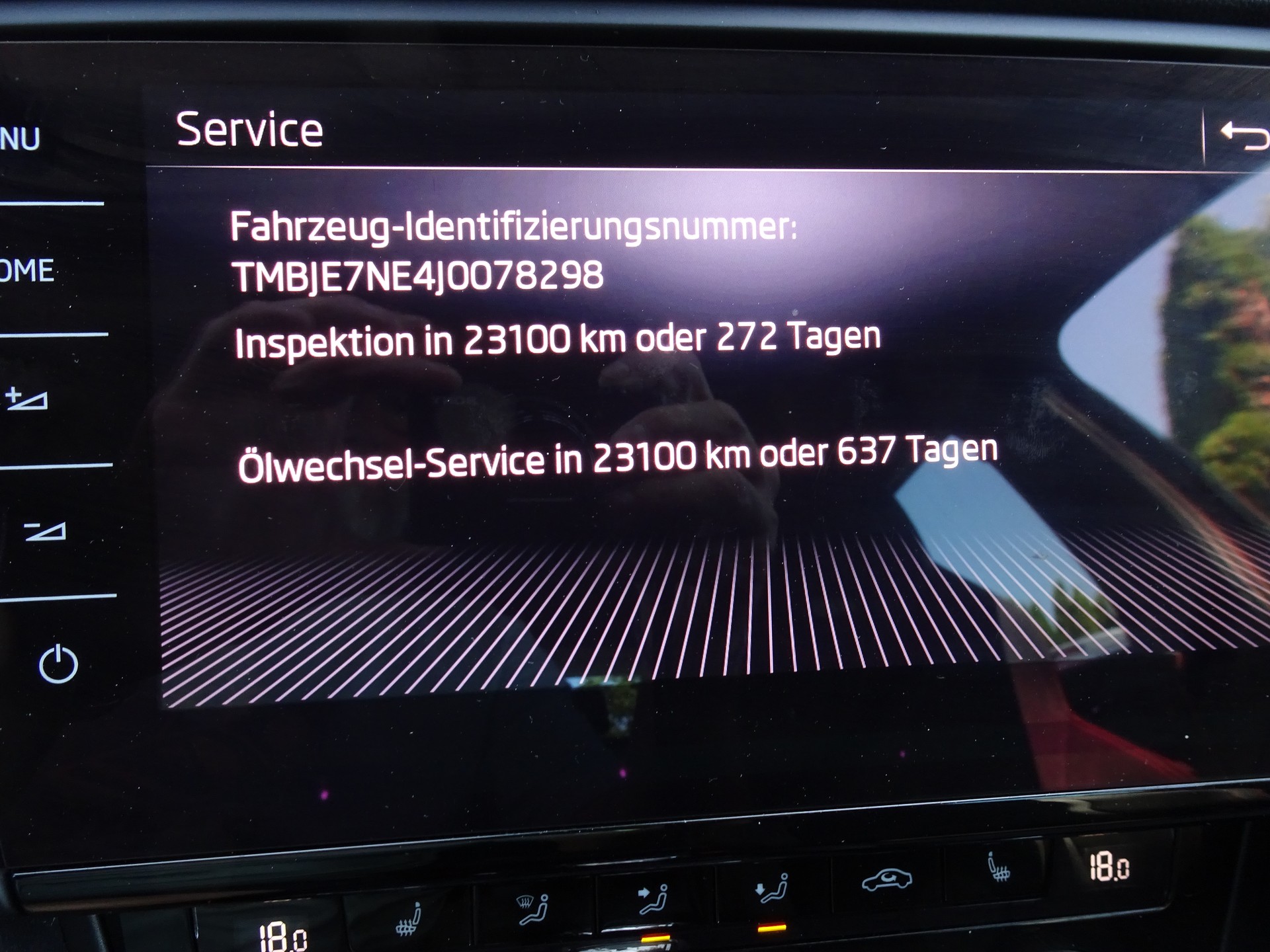 SKODA Octavia Combi 2.0 TSI RS DSG-image-13
