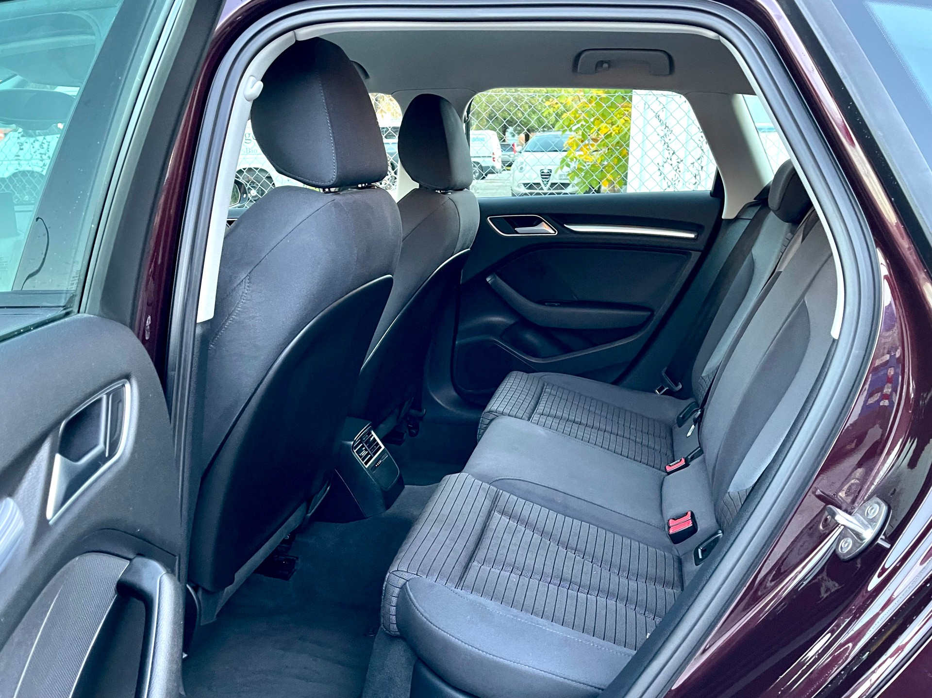 AUDI A3 Sportback 1.4 TFSI Ambition-image-5