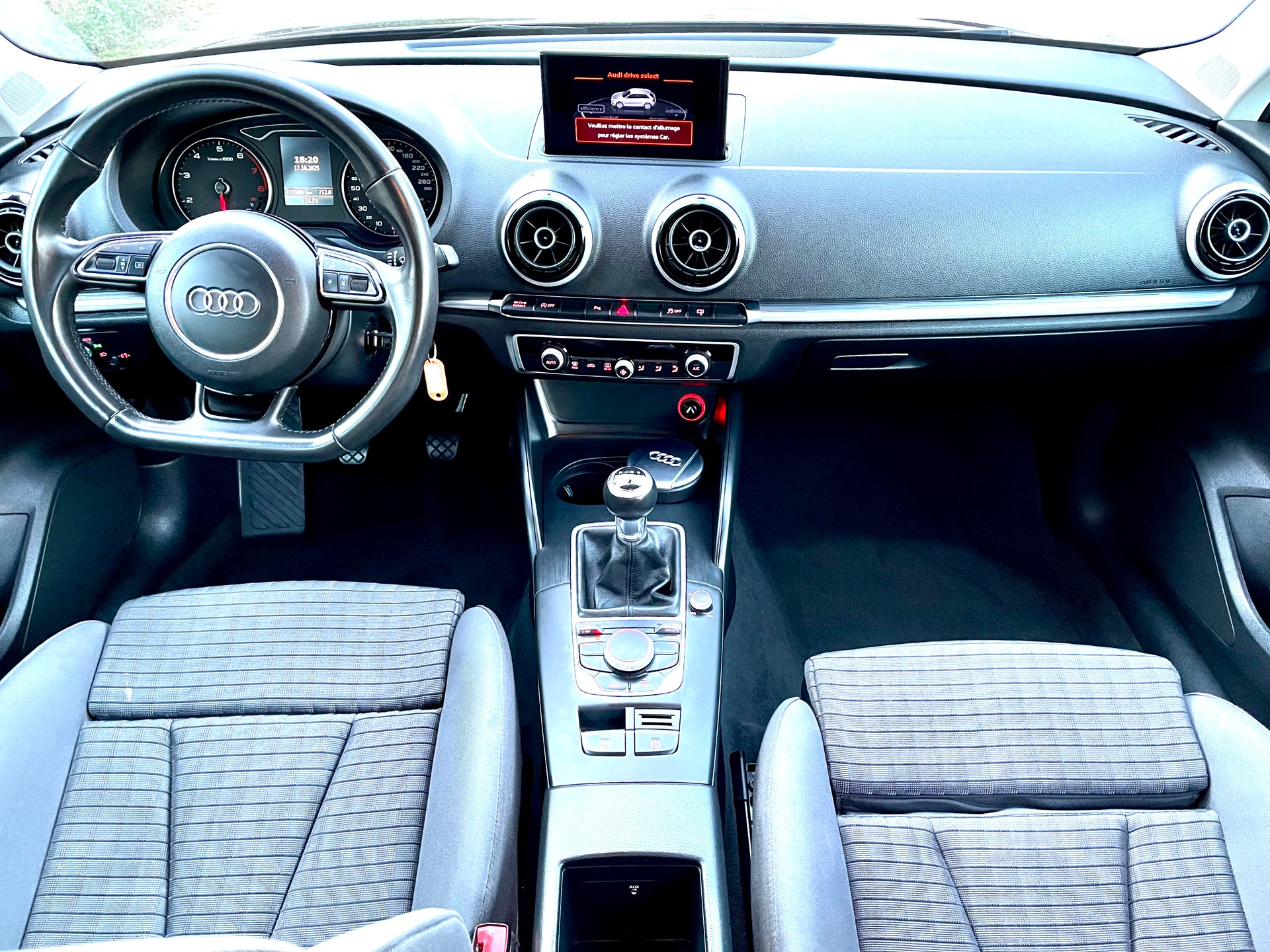 AUDI A3 Sportback 1.4 TFSI Ambition-showroom-element-1