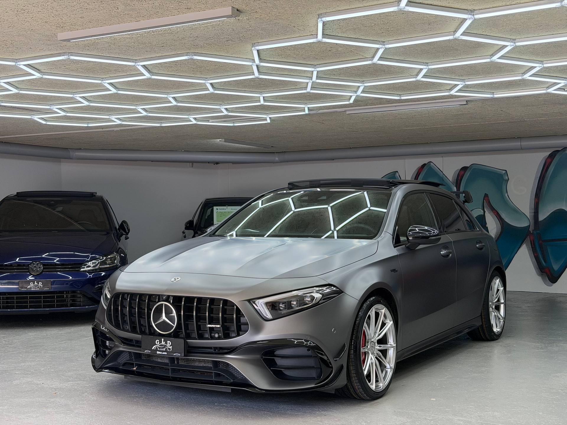 MERCEDES-BENZ A 45 S AMG 4Matic+ Speedshift *19 Silver wheels / aero kit / Designo Magno grey / CH Auto*
