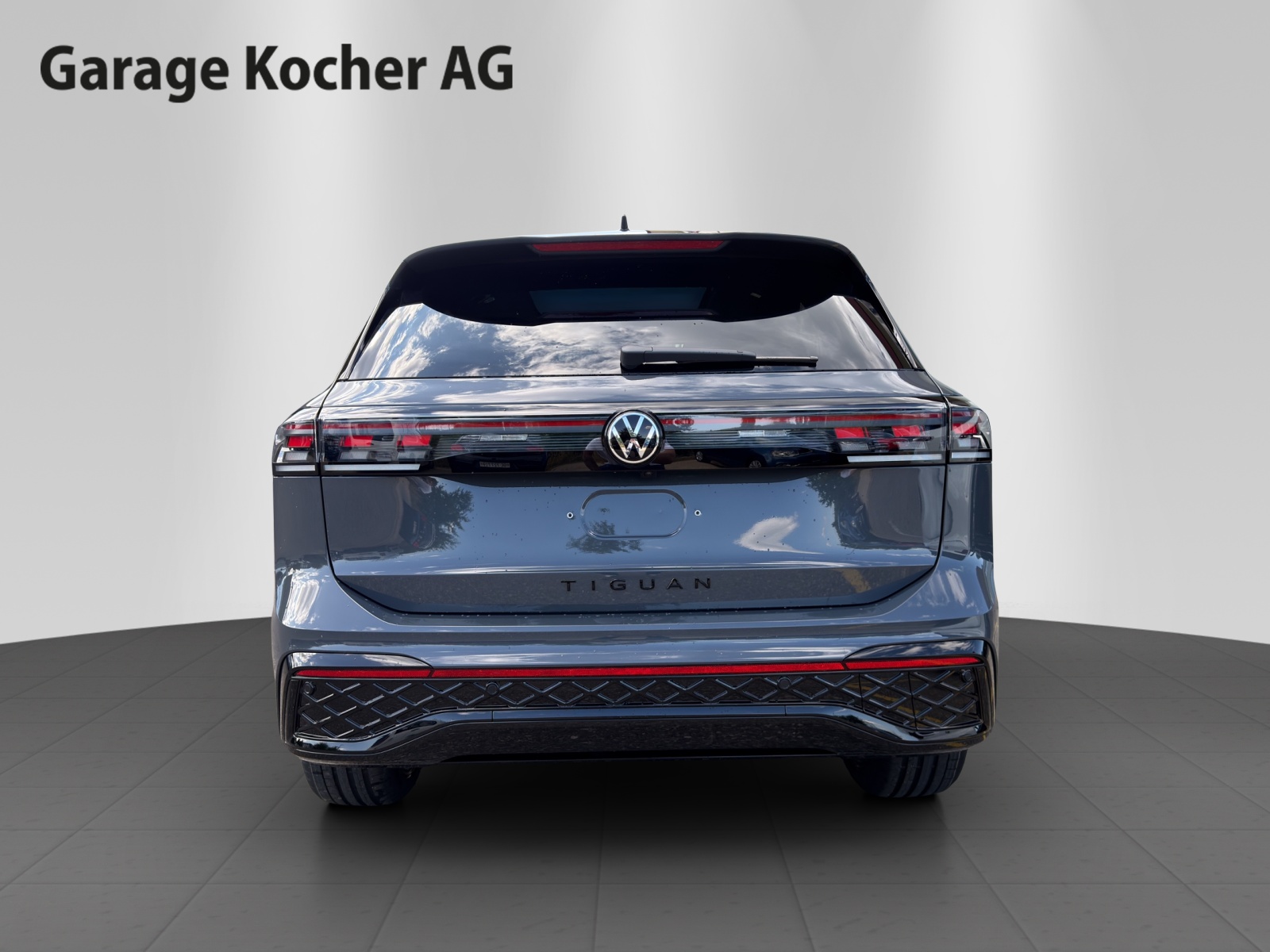 VW Tiguan 2.0 TSI DSG R-Line Plus 4Motion-showroom-element-3