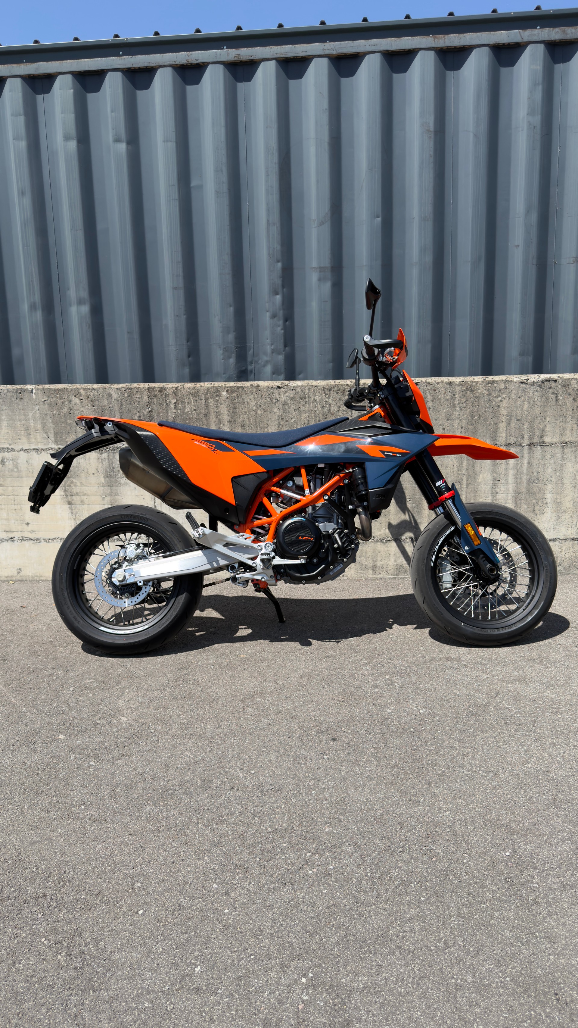 KTM 690 Enduro R-image-1