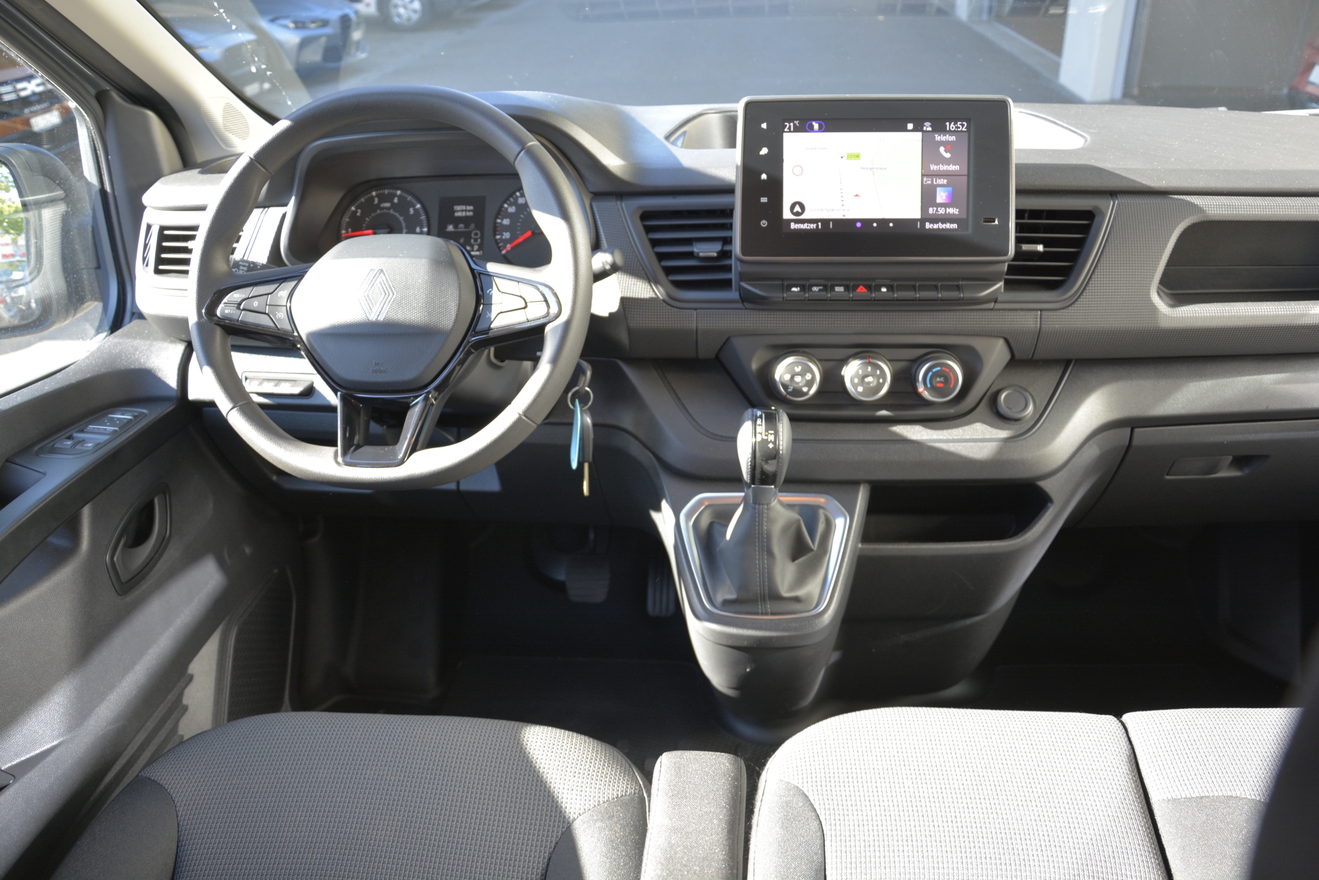RENAULT Trafic Grand Passenger 2.0 dCi Blue 150 evolution-image-7