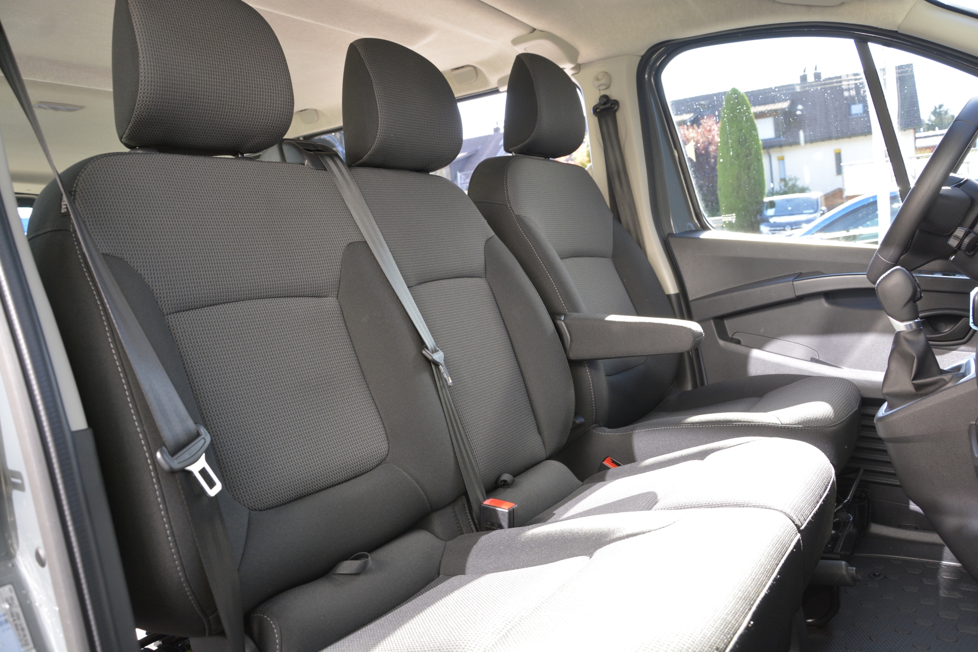 RENAULT Trafic Grand Passenger 2.0 dCi Blue 150 evolution-image-8