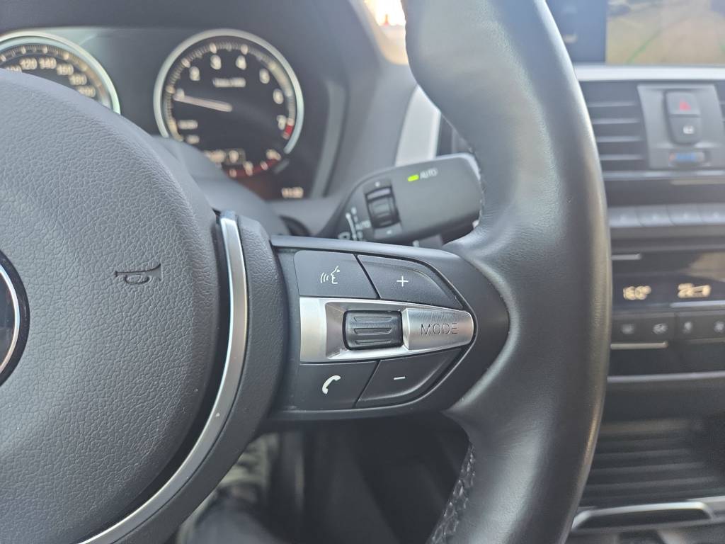 BMW 220i Steptronic M Sport-image-15