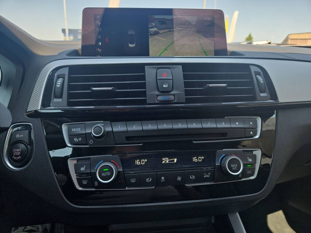 BMW 220i Steptronic M Sport-image-16