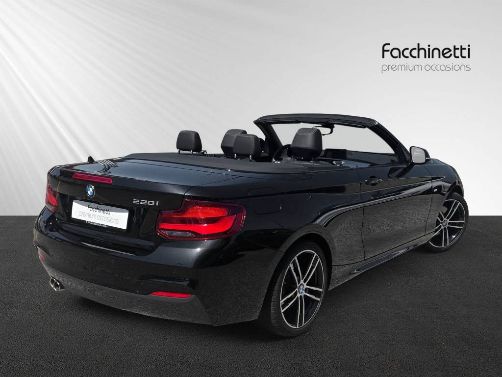 BMW 220i Steptronic M Sport-image-5