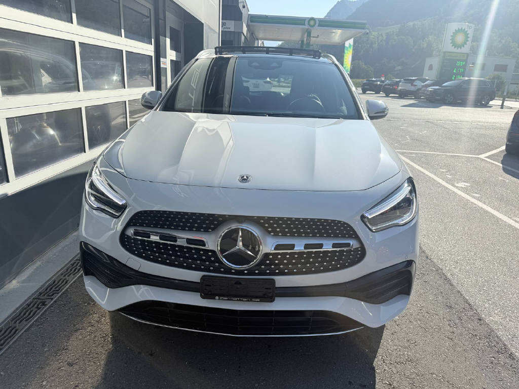 MERCEDES-BENZ GLA 250 - CH-showroom-element-1