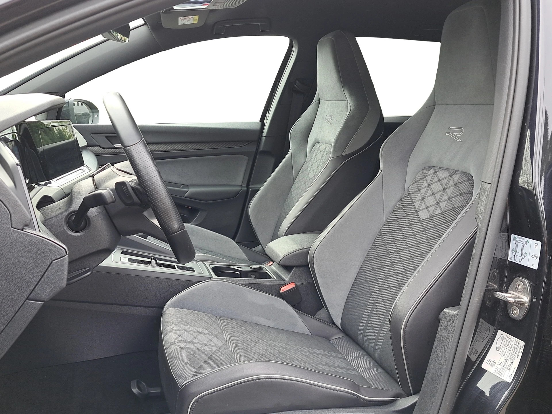 VW Golf Variant 1.5 TSI R-Line *Anhängerkupplung*-image-10
