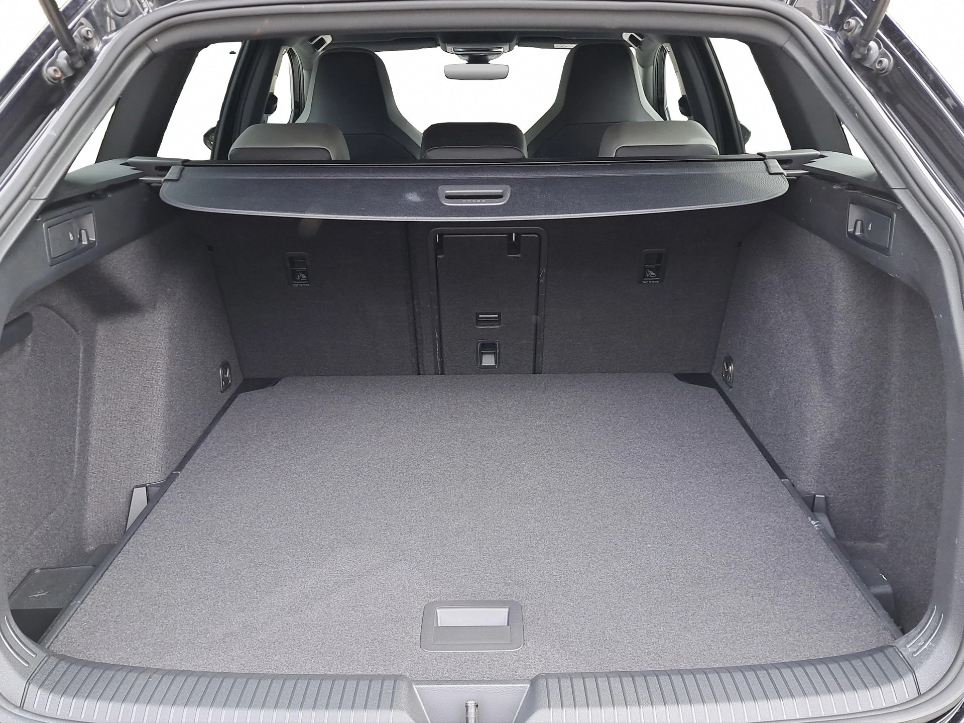 VW Golf Variant 1.5 TSI R-Line *Anhängerkupplung*-image-12