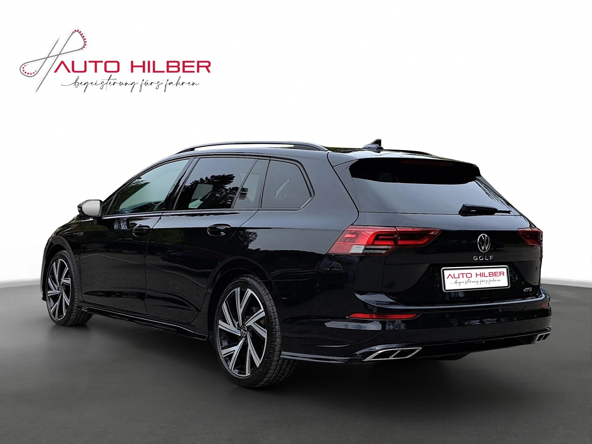VW Golf Variant 1.5 TSI R-Line *Anhängerkupplung*-image-4