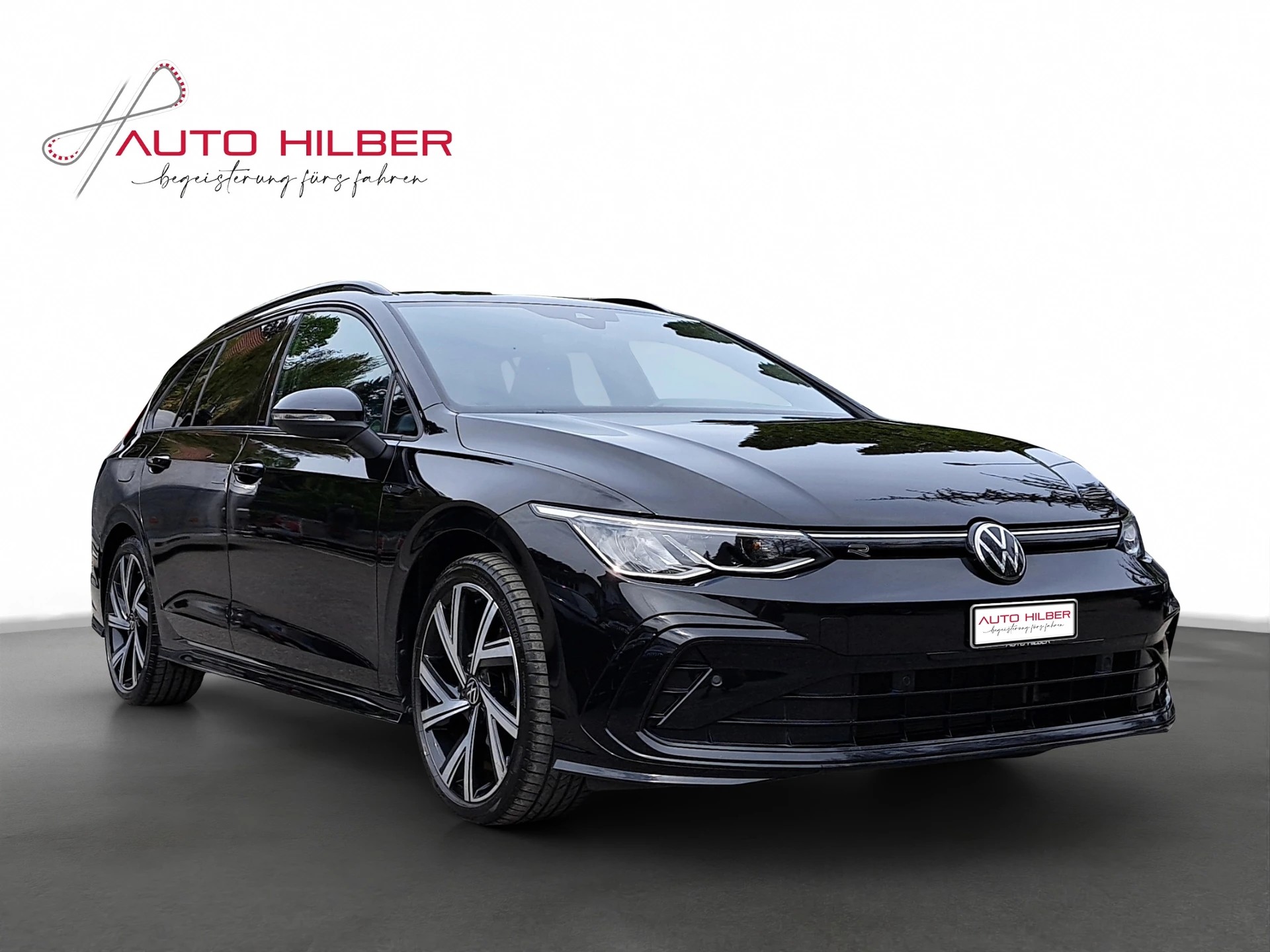 VW Golf Variant 1.5 TSI R-Line *Anhängerkupplung*-image-13